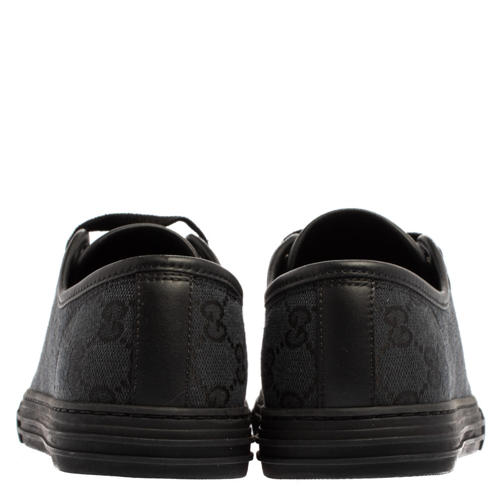 Gucci Grau/Schwarz GG Canvas und Leder Low Top Lace Up Sneakers Größe 39.5 im Zustand „Neu“ in Dubai, Al Qouz 2