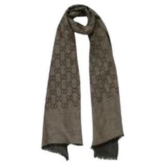 Gucci - Écharpe en laine grise et noire GG