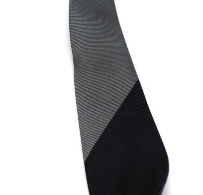 Gucci Grey Black Silk Tie For Sale 1