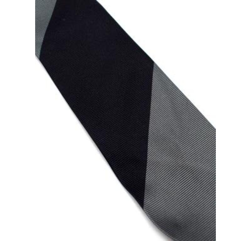 Gucci Grey Black Silk Tie For Sale 3