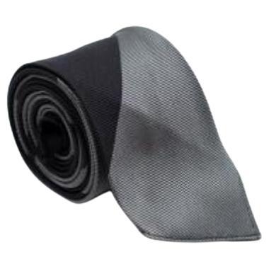 Gucci Grey Black Silk Tie For Sale