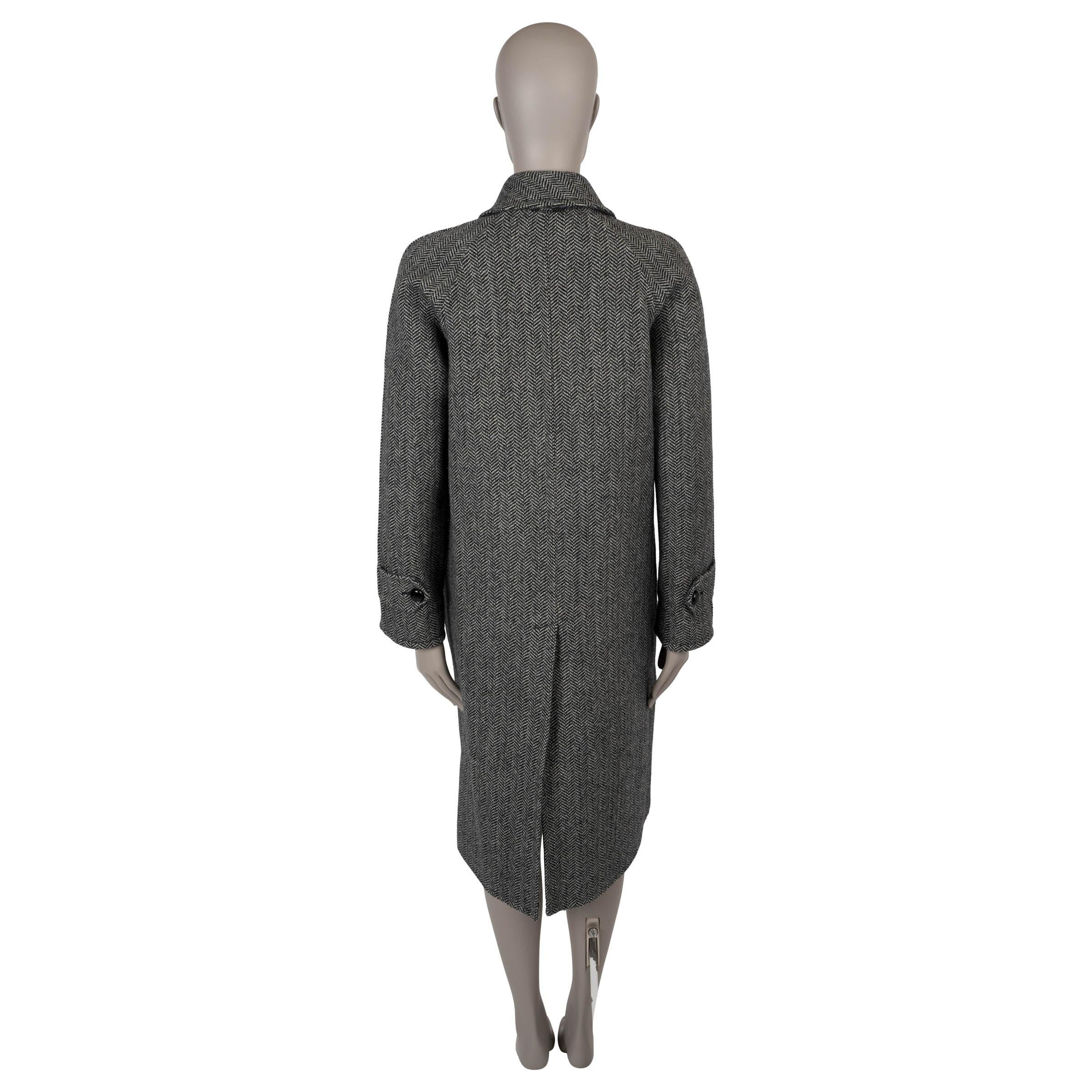 Black GUCCI grey & black wool 2022 REVERSIBLE CHEVRON & GG Coat Jacket 36 XS