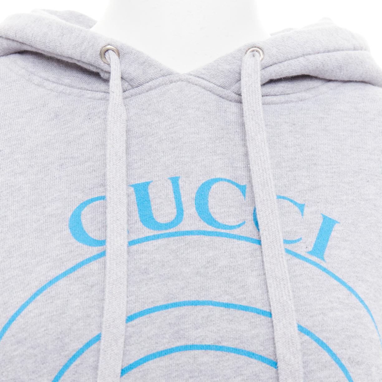 GUCCI grey blue GG Logo Disc Record print oversized hoodie top XXL
Reference: CNPG/A00113
Brand: Gucci
Designer: Alessandro Michele
Material: Feels like cotton
Color: Grey, Blue
Pattern: Solid
Closure: Pullover
Extra Details: Long sleeve French