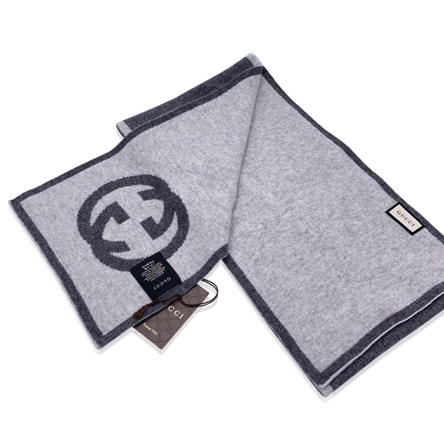 Gucci Grey Cashmere Unisex GG Logo Scarf 23 x 180 cm In Excellent Condition For Sale In Rome, Rome