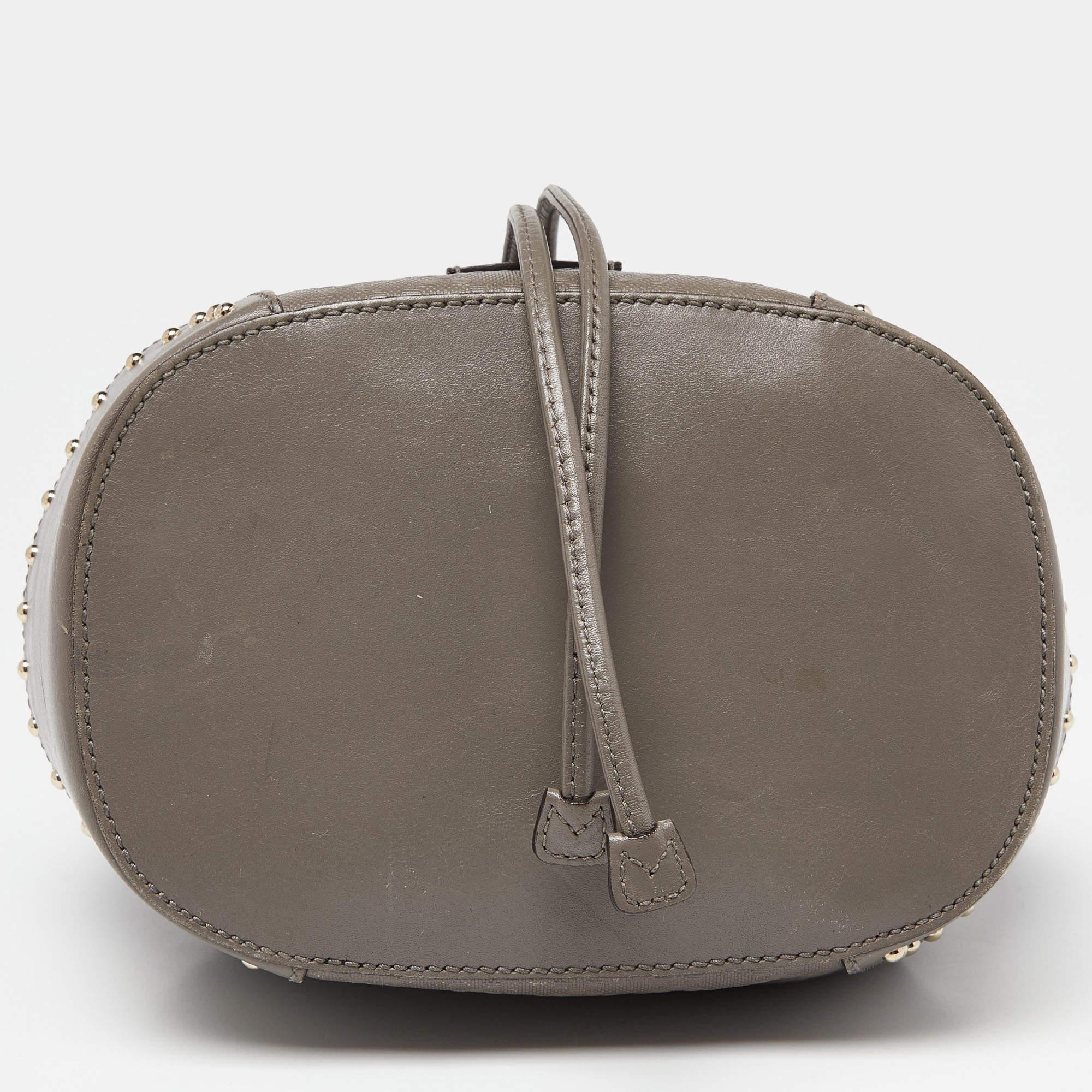 Gucci Grey Diamante Leather Medium Hilary Bucket Bag For Sale 3