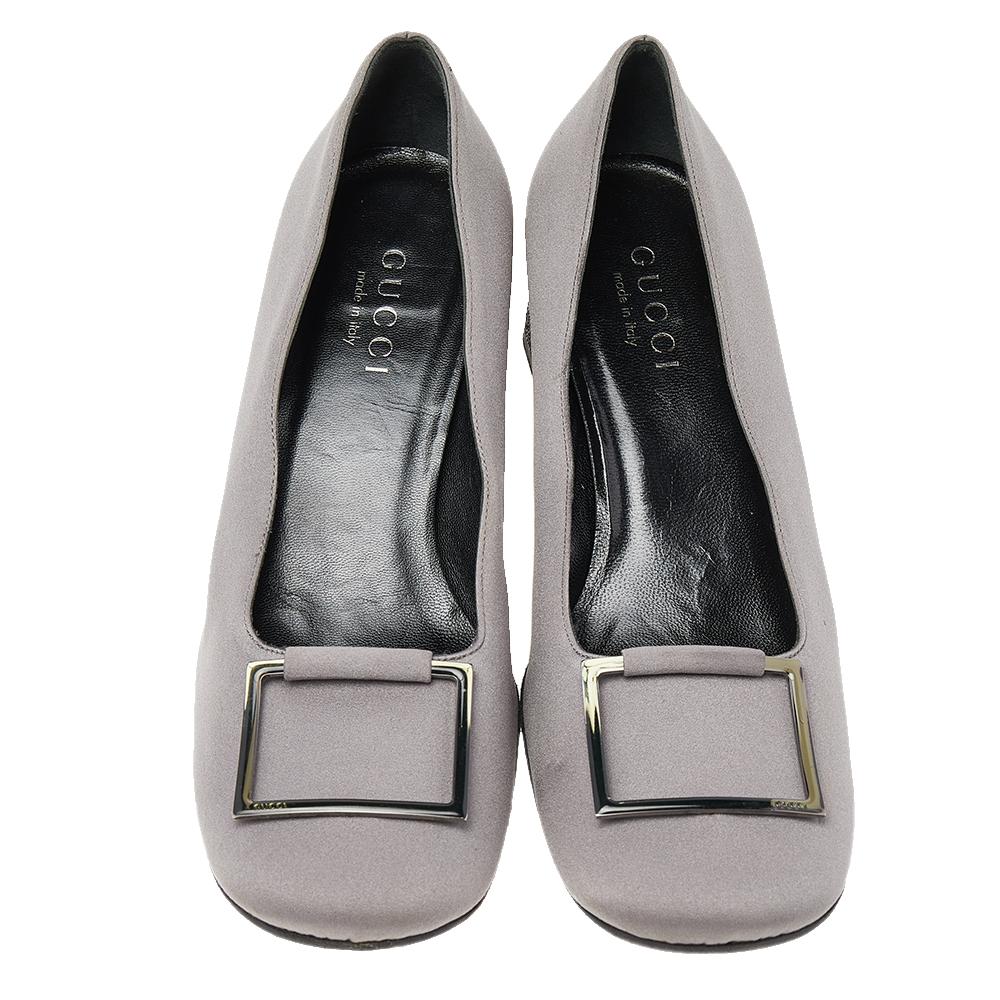 Gucci Grey Fabric Square Toe Metal Trim Block Heel Pumps Size 37.5 In Good Condition For Sale In Dubai, Al Qouz 2