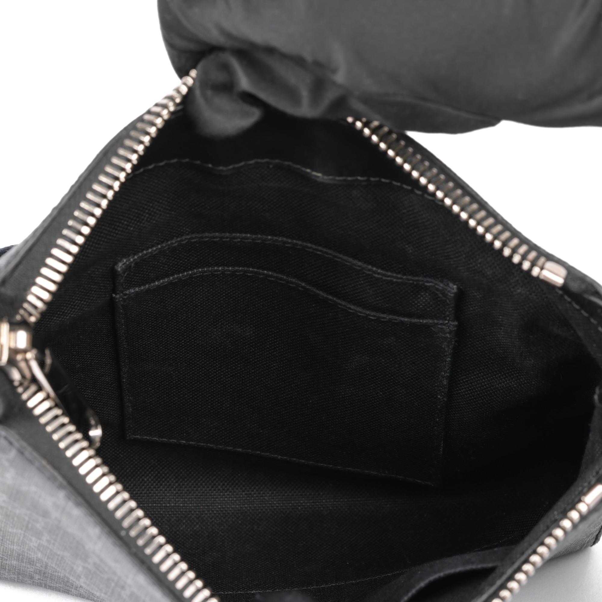 GUCCI Grey GG Supreme Canvas & Black Calfskin Leather Small Messenger Bag  4