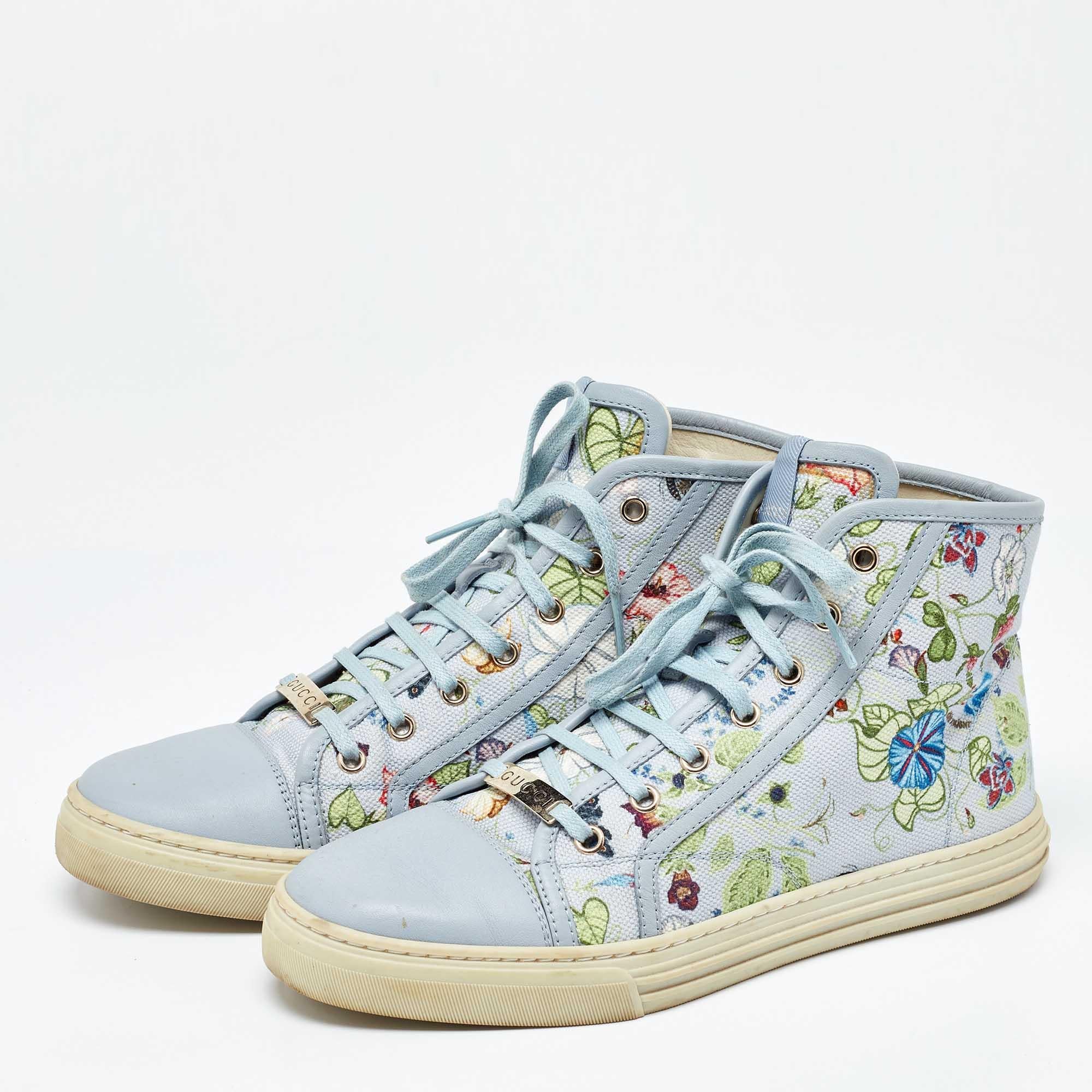 Give your outfit a luxe update with this pair of Gucci sneakers. The shoes are sewn perfectly to help you make a statement in them for a long time.