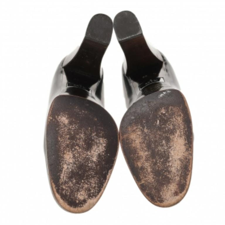 Gucci Pumps con tacco a blocco in pelle grigia taglia 38 In condizioni discrete a Dubai, Al Qouz 2