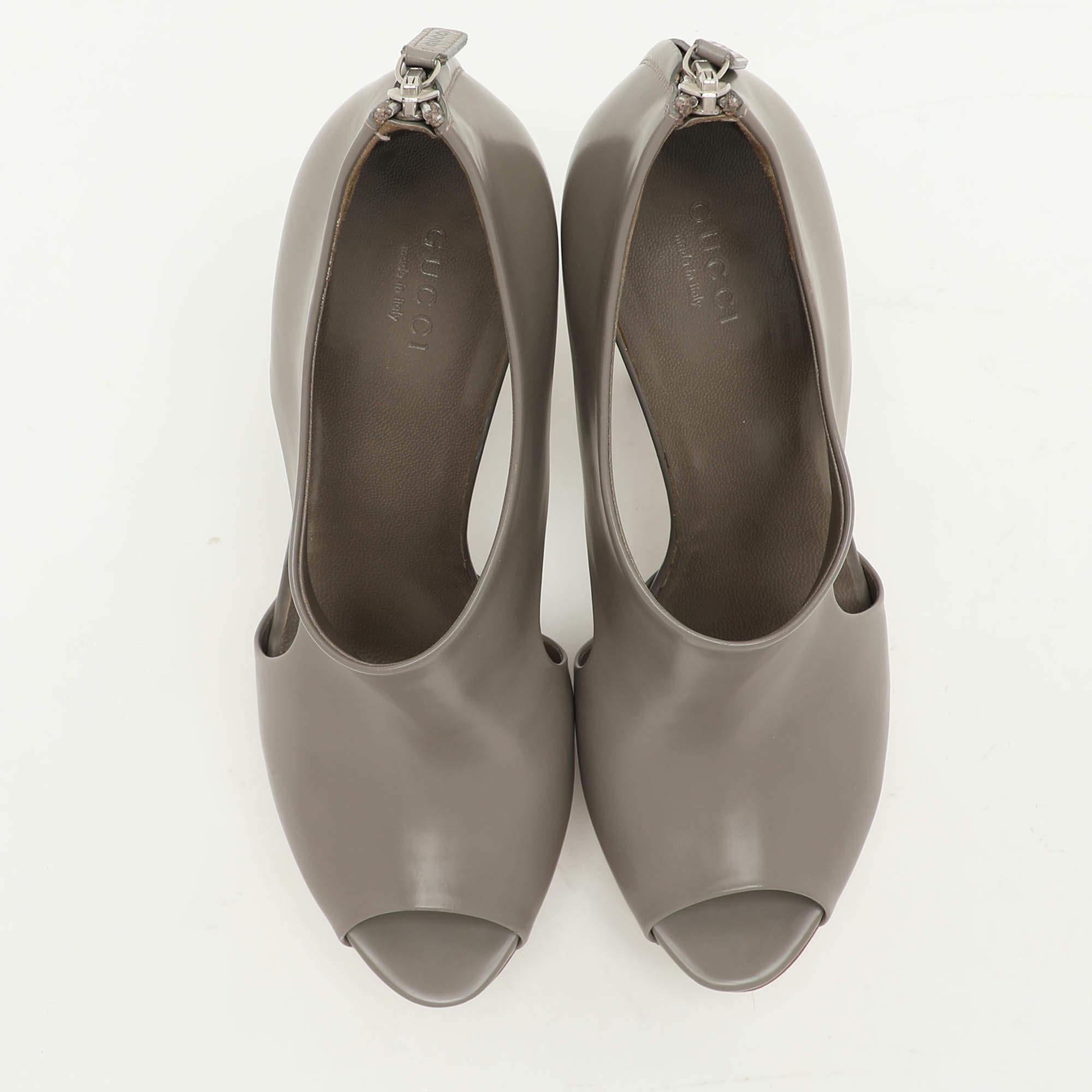 Marron Gucci Grey Leather Cut Out Peep Toe Platform Booties Size 37.5 en vente