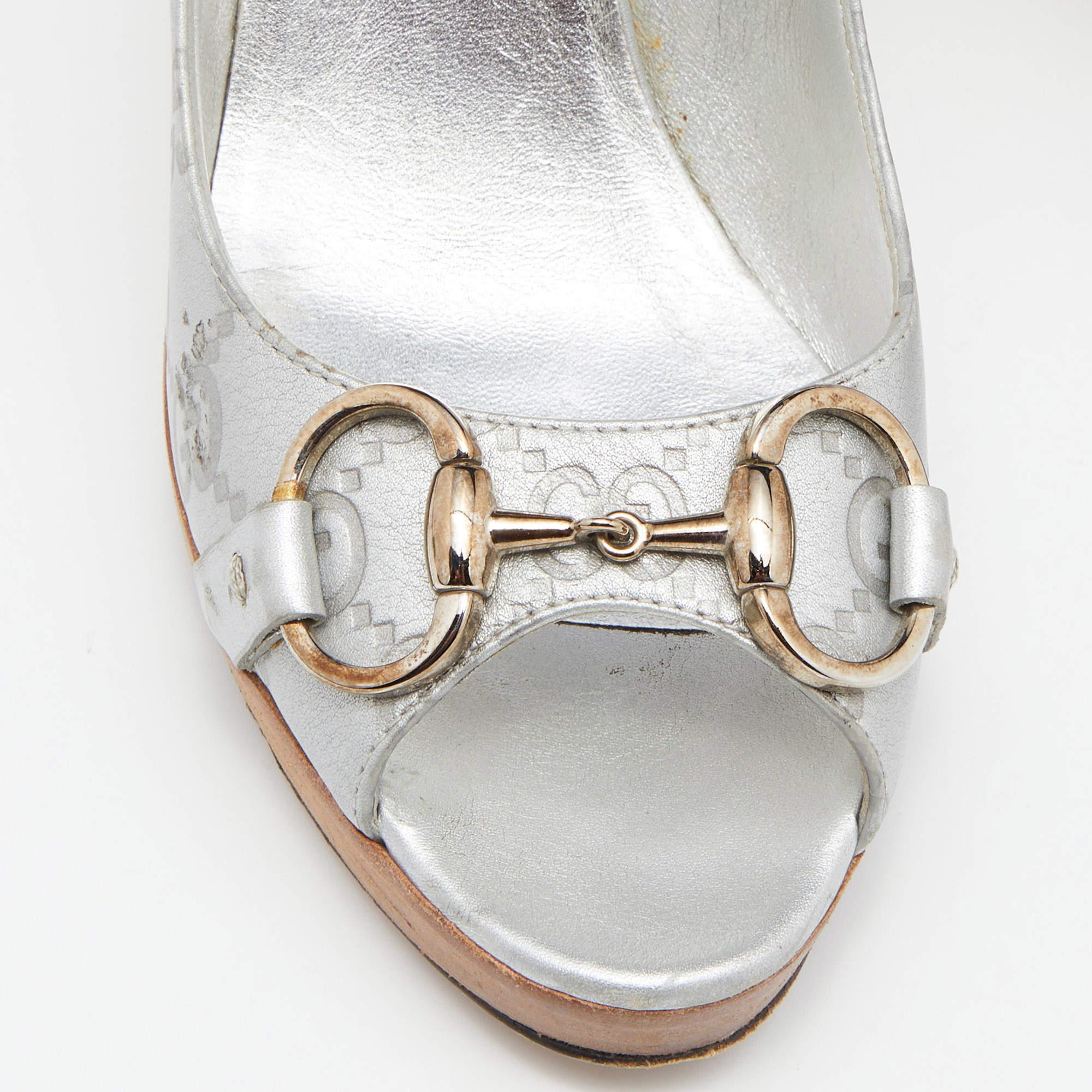 Women's Gucci Grey Leather Guccissima Horsebit Peep Toe Pumps Size 37 For Sale