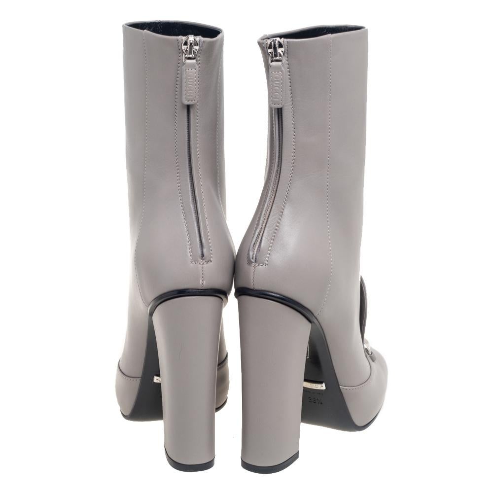Gucci Grey Leather Horsebit Detail Ankle Boots Size 36.5 In Good Condition In Dubai, Al Qouz 2