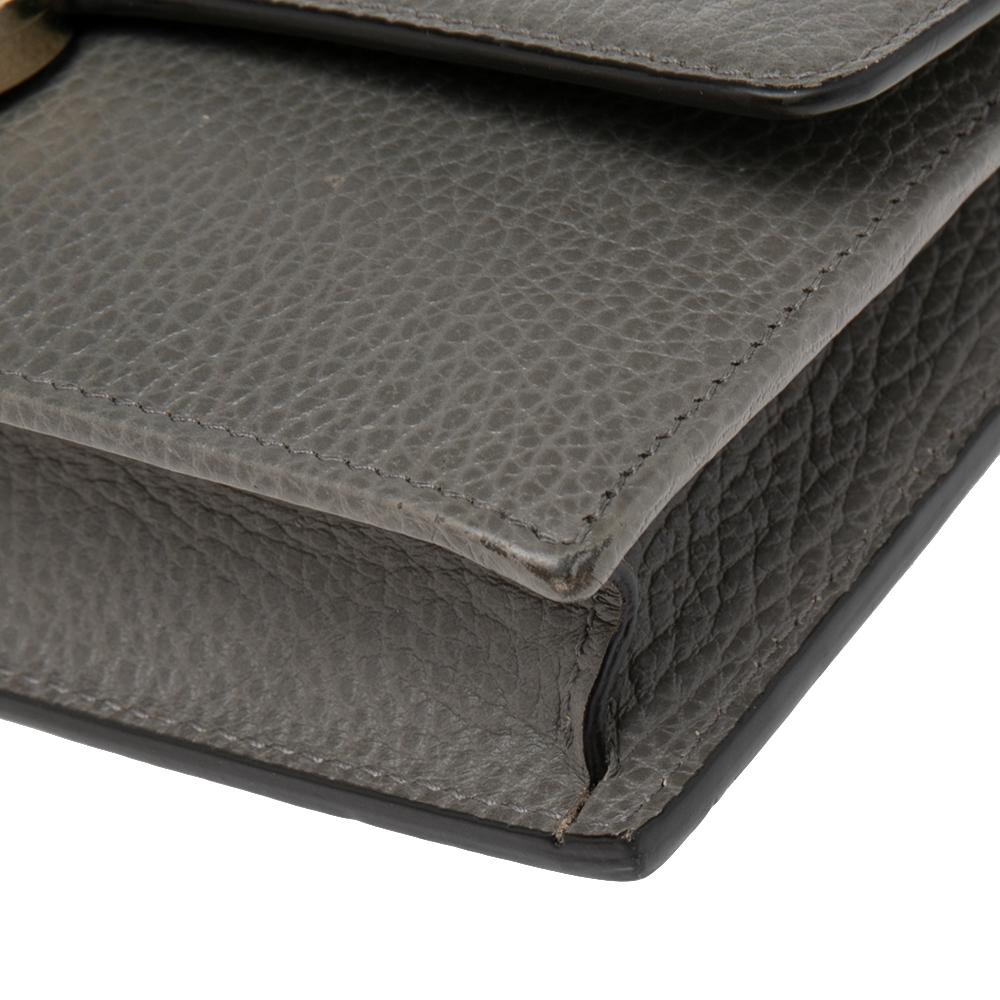 Gucci Grey Leather Interlocking G Wallet on Chain In Good Condition In Dubai, Al Qouz 2