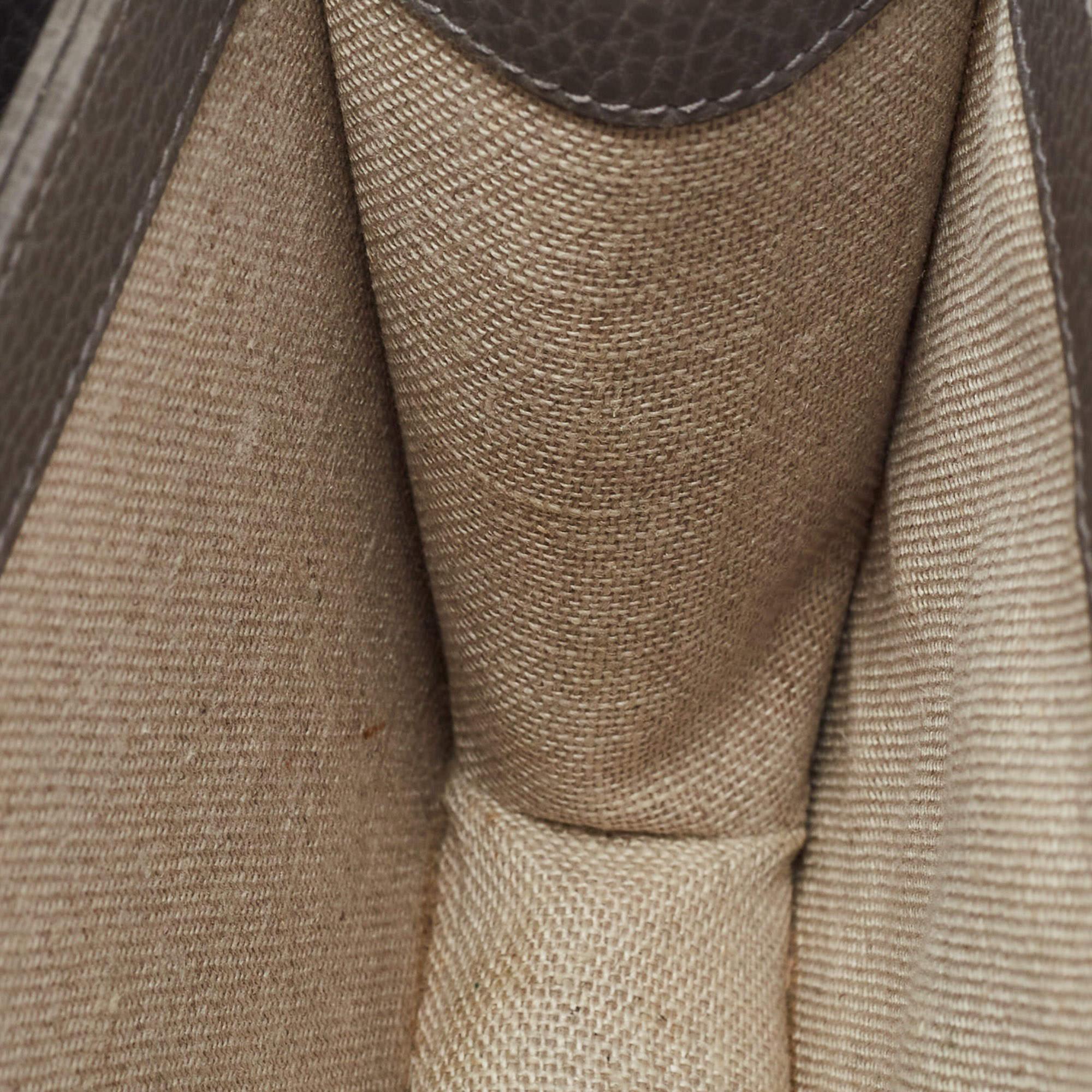 Gucci Grey Leather Small Interlocking G Shoulder Bag In Good Condition For Sale In Dubai, Al Qouz 2