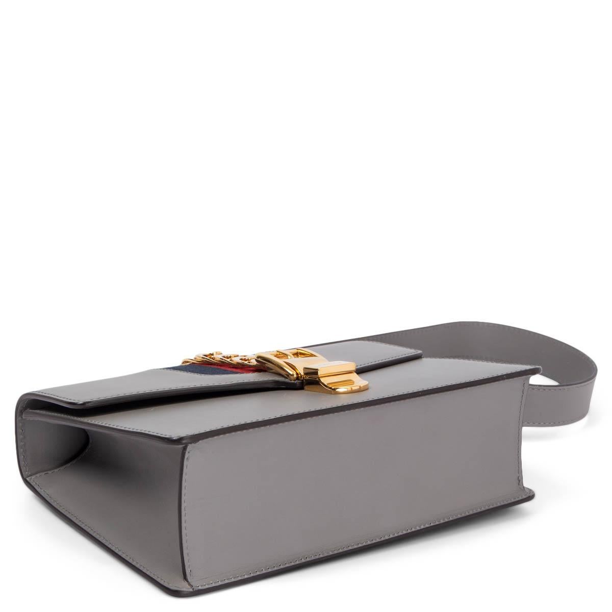 GUCCI - Sac à bandoulière en cuir gris SYLVIE SMALL FLAP Bon état - En vente à Zürich, CH
