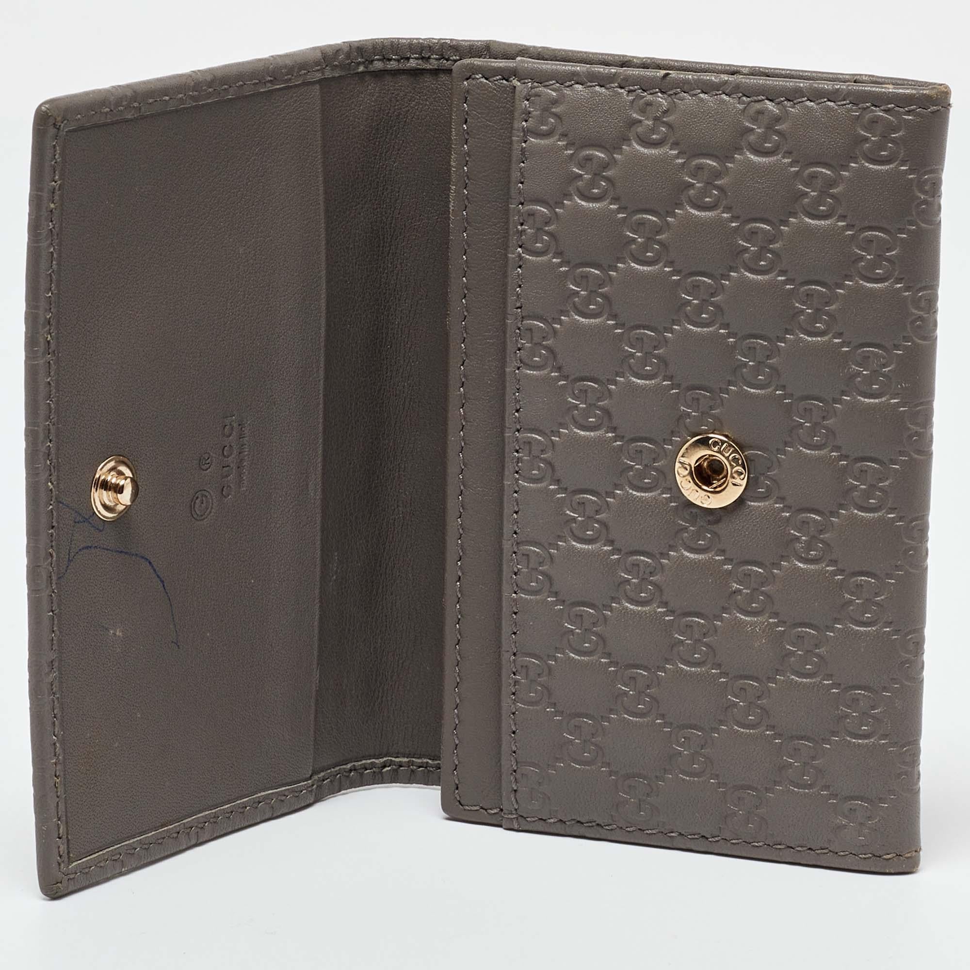 This stylish and functional cardholder is a must have in your collection. It is equipped with multiple well lined slots to hold your cards.