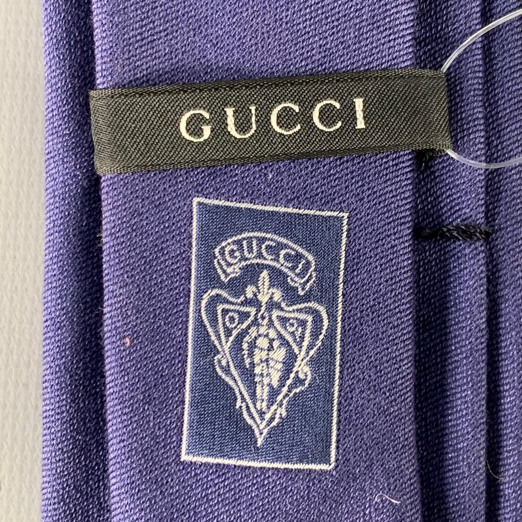 GUCCI Grey Navy Orange Stripe Skinny Silk Tie In Excellent Condition For Sale In San Francisco, CA
