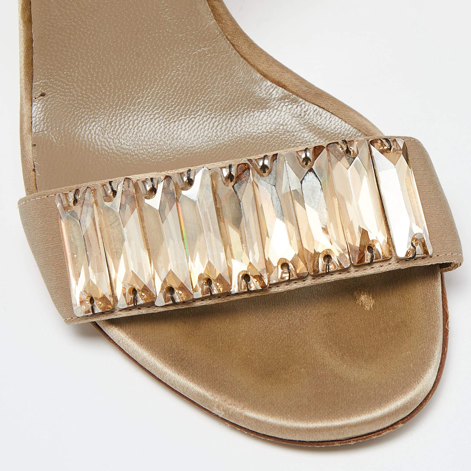 Gucci Grey Satin Crystal Embellished Open Toe Sandals Size 36 For Sale 1