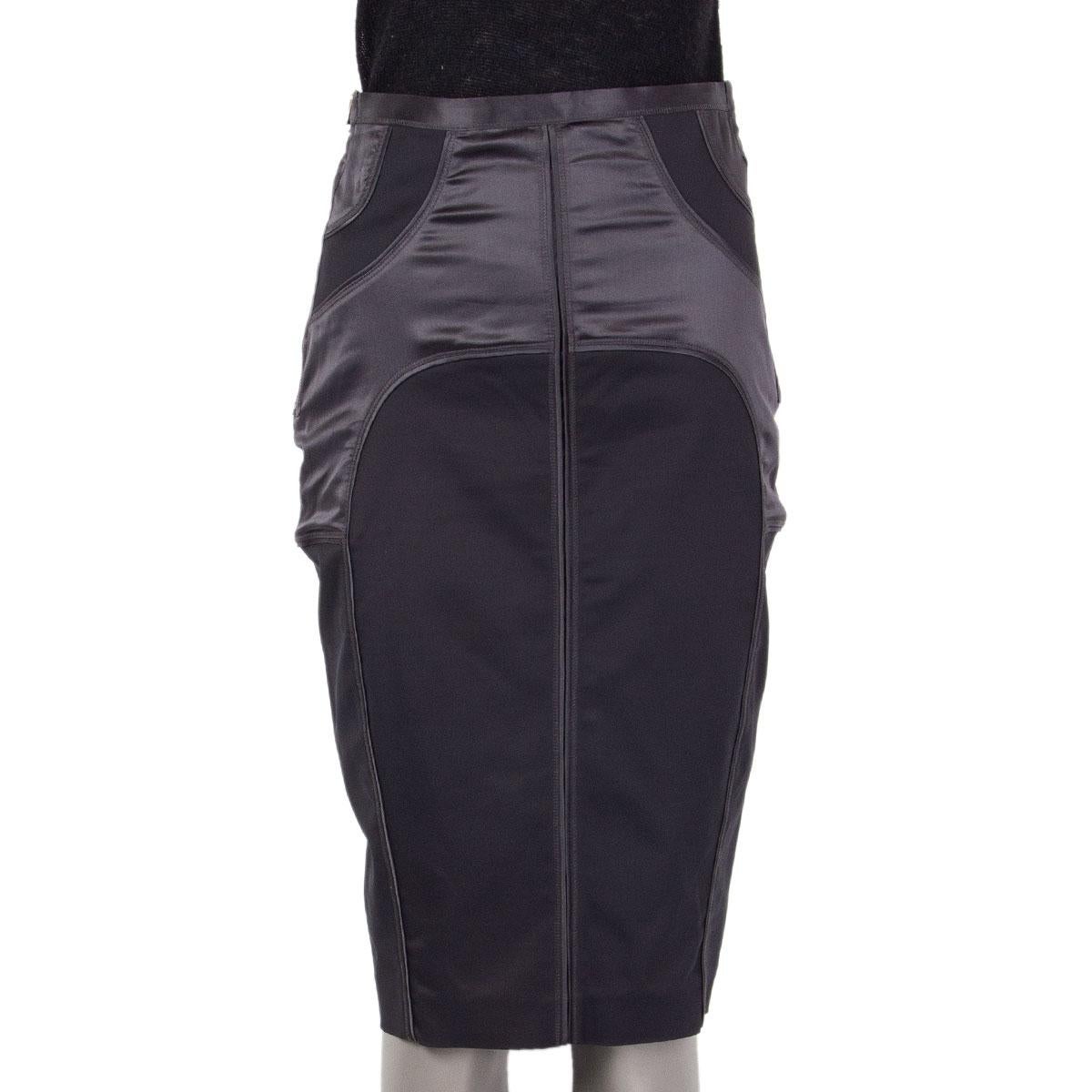 GUCCI grey SATIN PANELED PENCIL Skirt 42 M In Excellent Condition In Zürich, CH