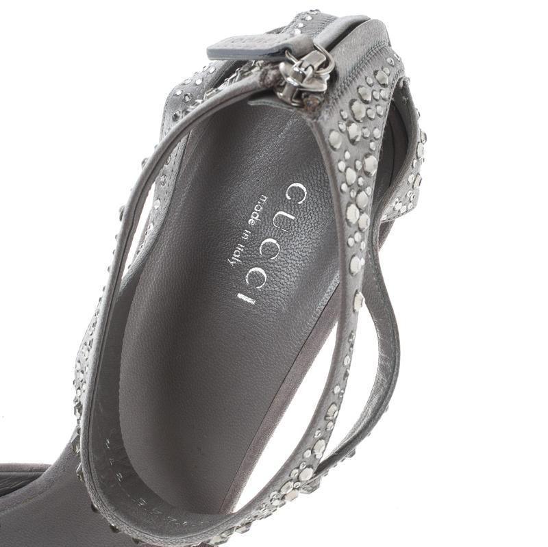 Gucci Grey Suede and Satin Crystal Embellished Ankle Strap Sandals Size 37.5 In Good Condition In Dubai, Al Qouz 2