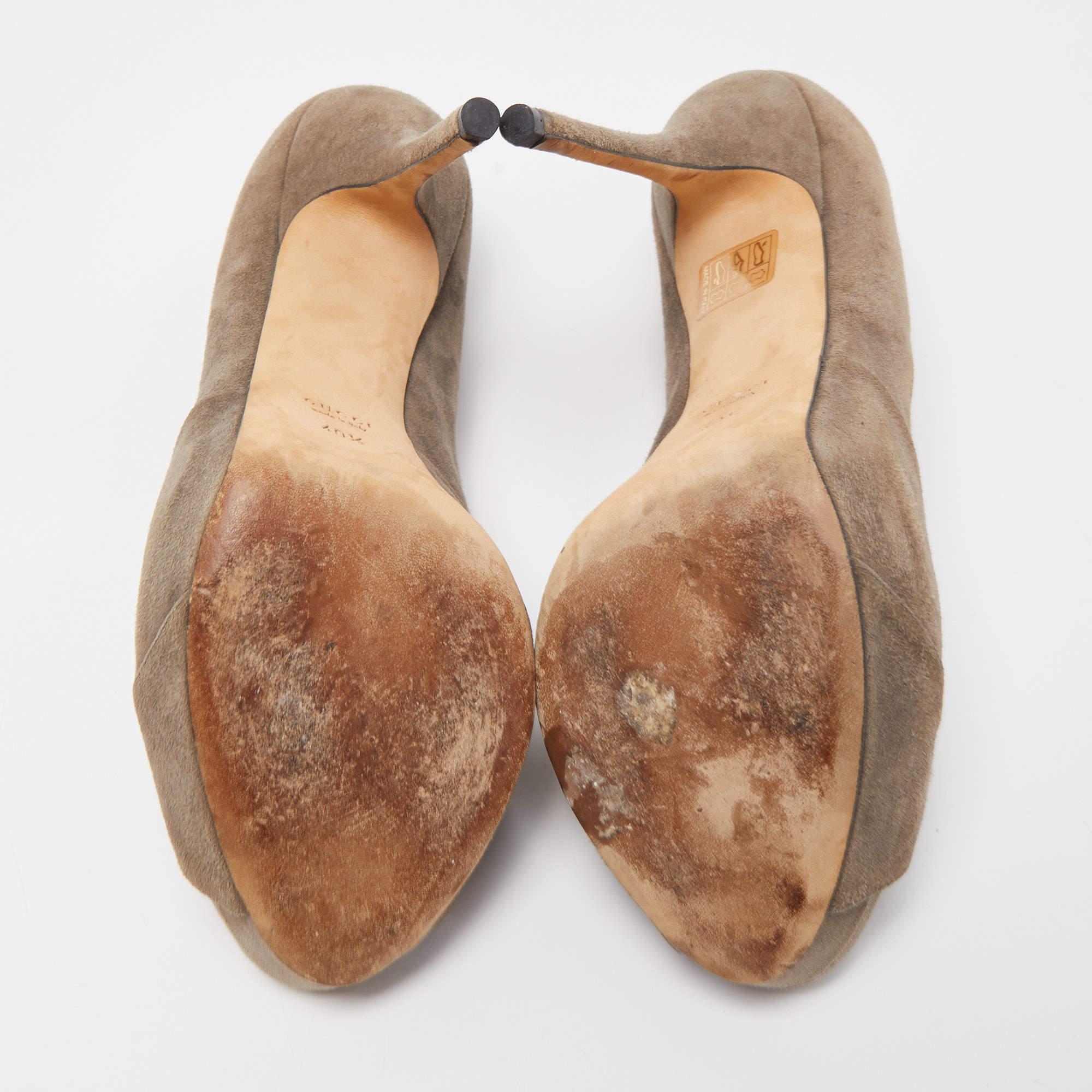 Escarpins Gucci en daim gris à double nœud et bout ouvert, taille 40,5 1