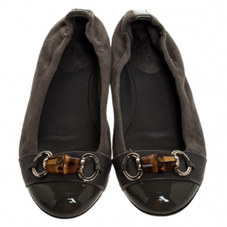 Gucci - Chausssures de ballet grises en daim, verni et cuir avec mors en bambou, taille 36,5 Pour femmes en vente
