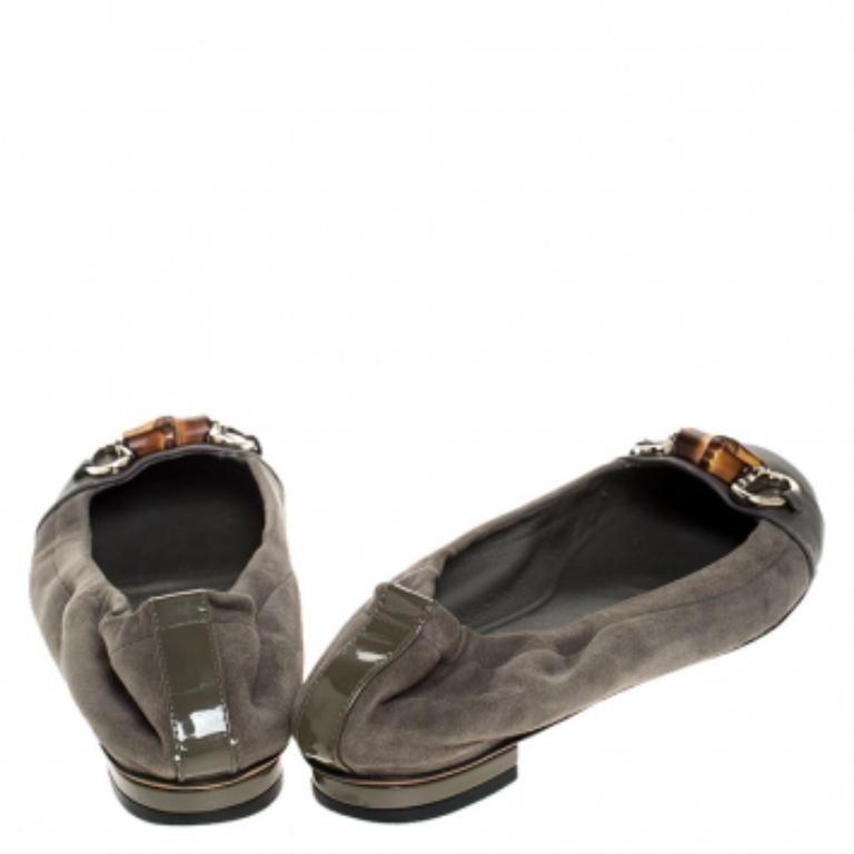 Gucci - Chausssures de ballet grises en daim, verni et cuir avec mors en bambou, taille 36,5 en vente 1