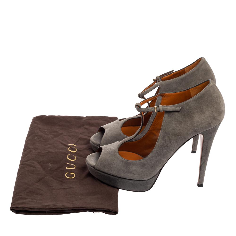 Gucci Grey Suede Peep-Toe Platform T-Strap Sandals Size 38 For Sale 4