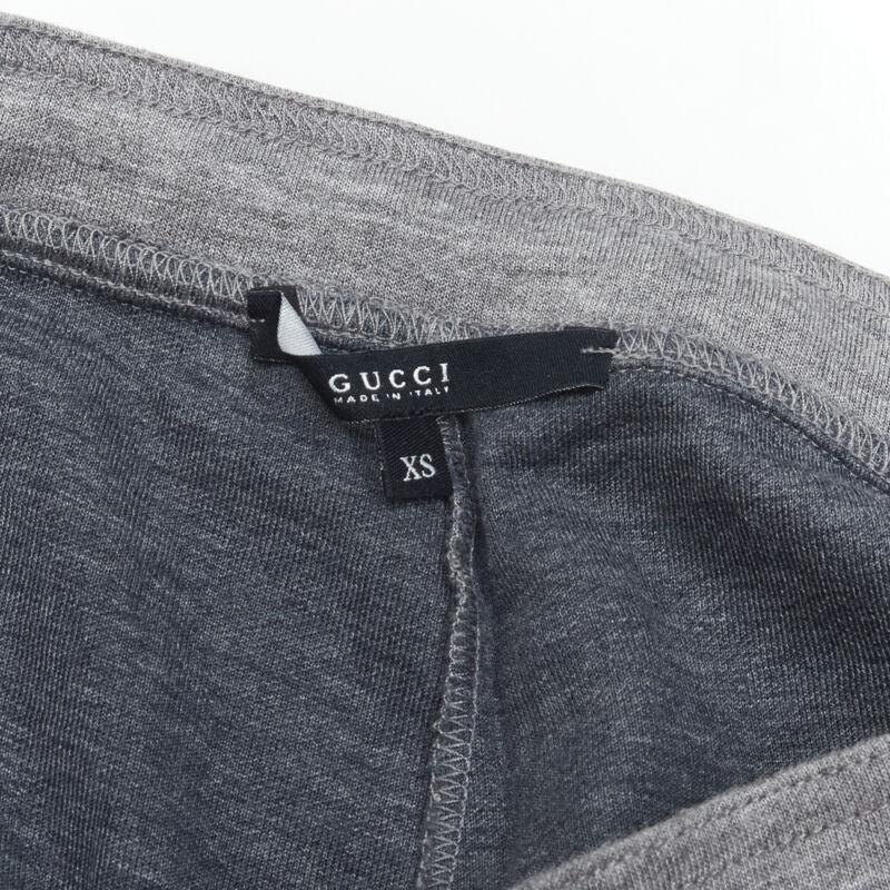 Gucci - Pantalon de survêtement large en viscose de coton grise avec bande latérale noire XS en vente 5