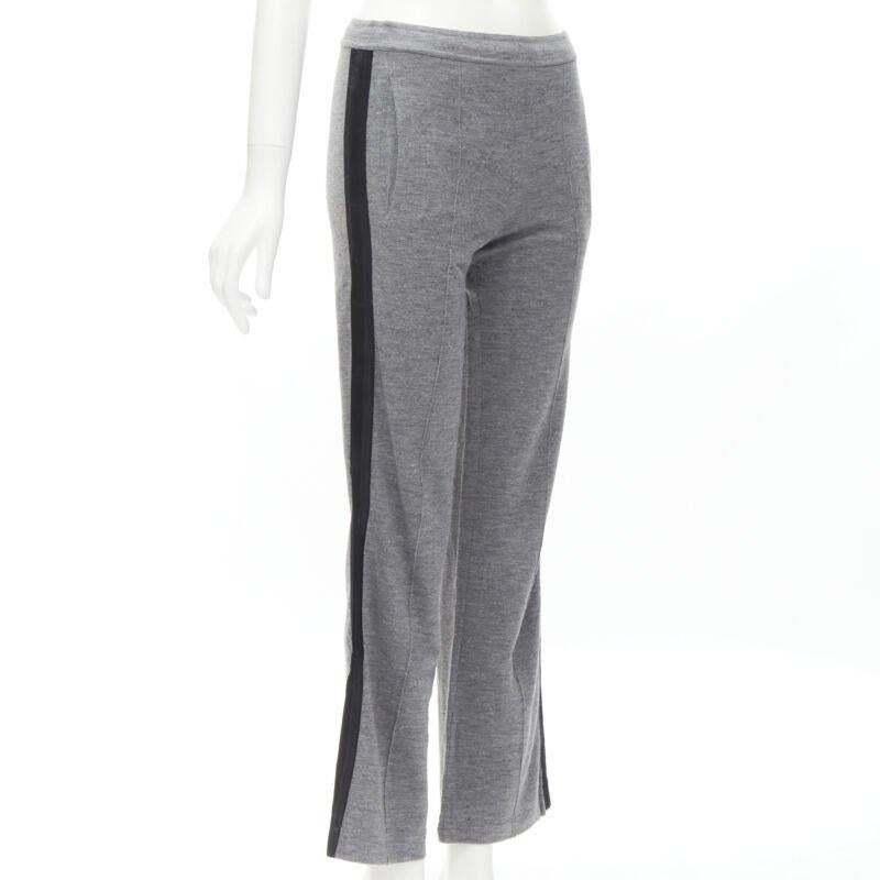 Gucci - Pantalon de survêtement large en viscose de coton grise avec bande latérale noire XS
Référence : ANWU/A00541
Marque : Gucci
Matière : Rayon, coton
Couleur : Gris, Noir
Motif : Solide
Fermeture : Cordon de serrage
Détails supplémentaires :