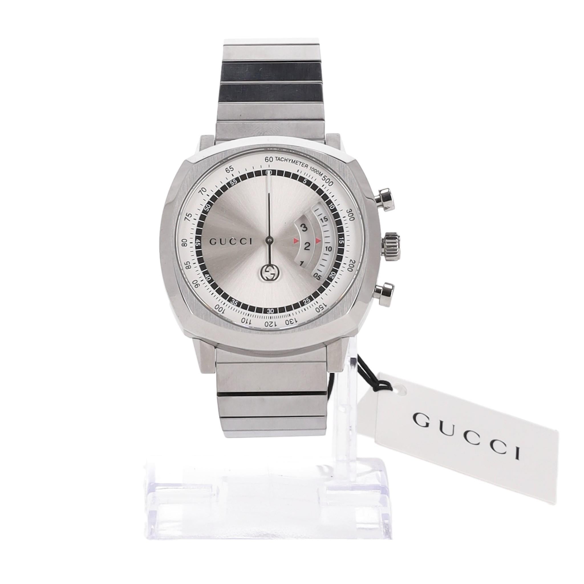 Modern Gucci Grip Chronograph Stainless Steel Watch 40mm For Sale
