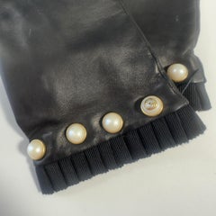 Gucci - Gucci in Pelle con Bottoni Perla GG, nuovi