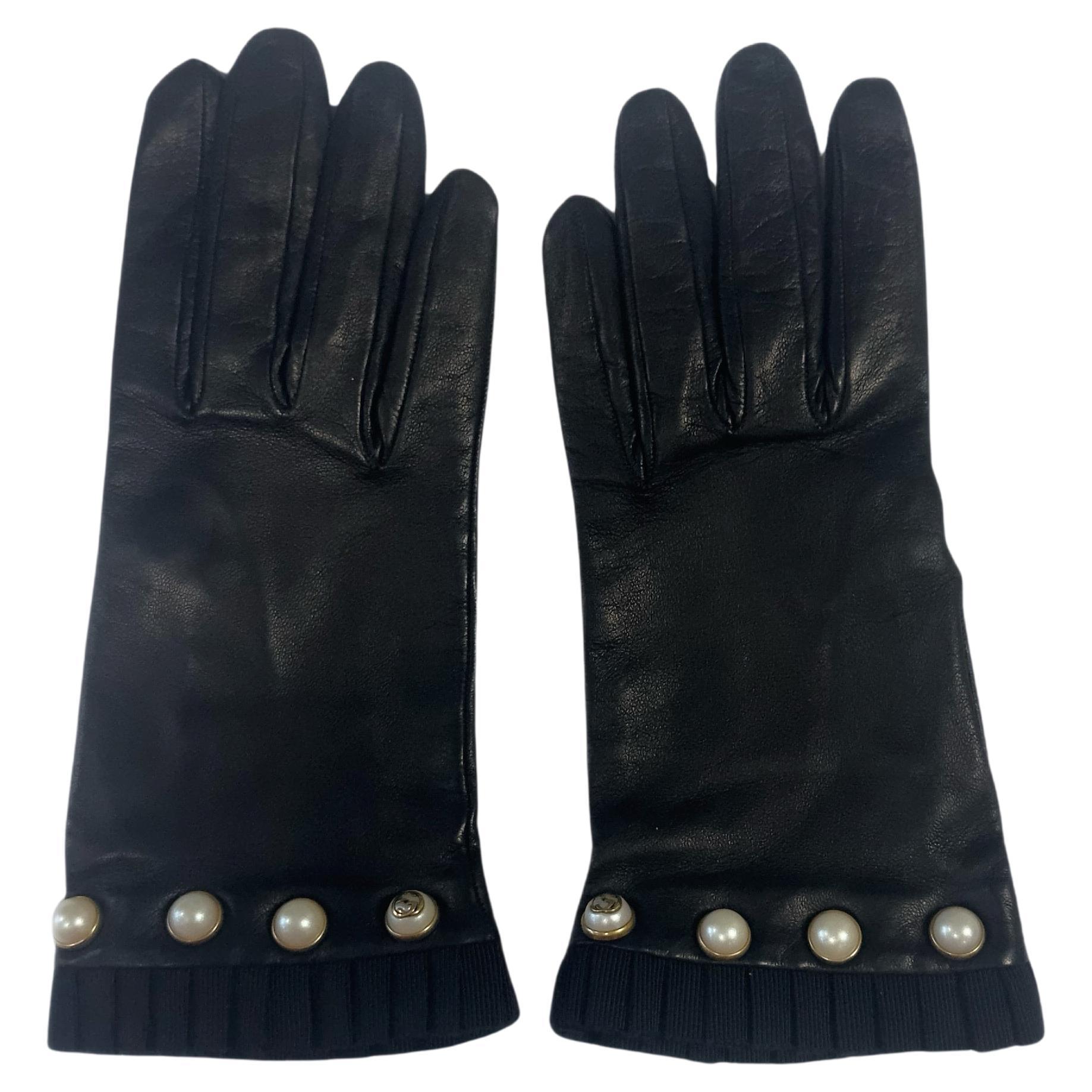 Gucci - Gucci in Pelle con Bottoni Perla GG, nuovi