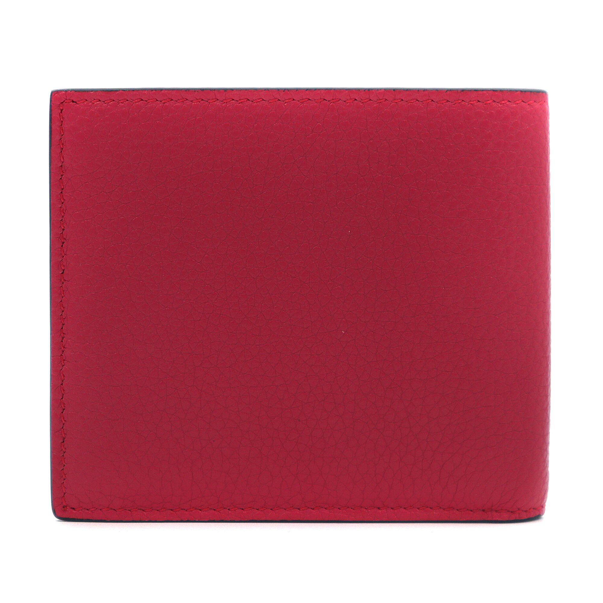 Gucci Print leather bi-fold wallet. This wallet is inspired by vintage prints from the eighties, the Gucci logo is brought to the forefront. The retro-style motif is presented on the front of a bi-fold wallet in supple, textured leather. Pink