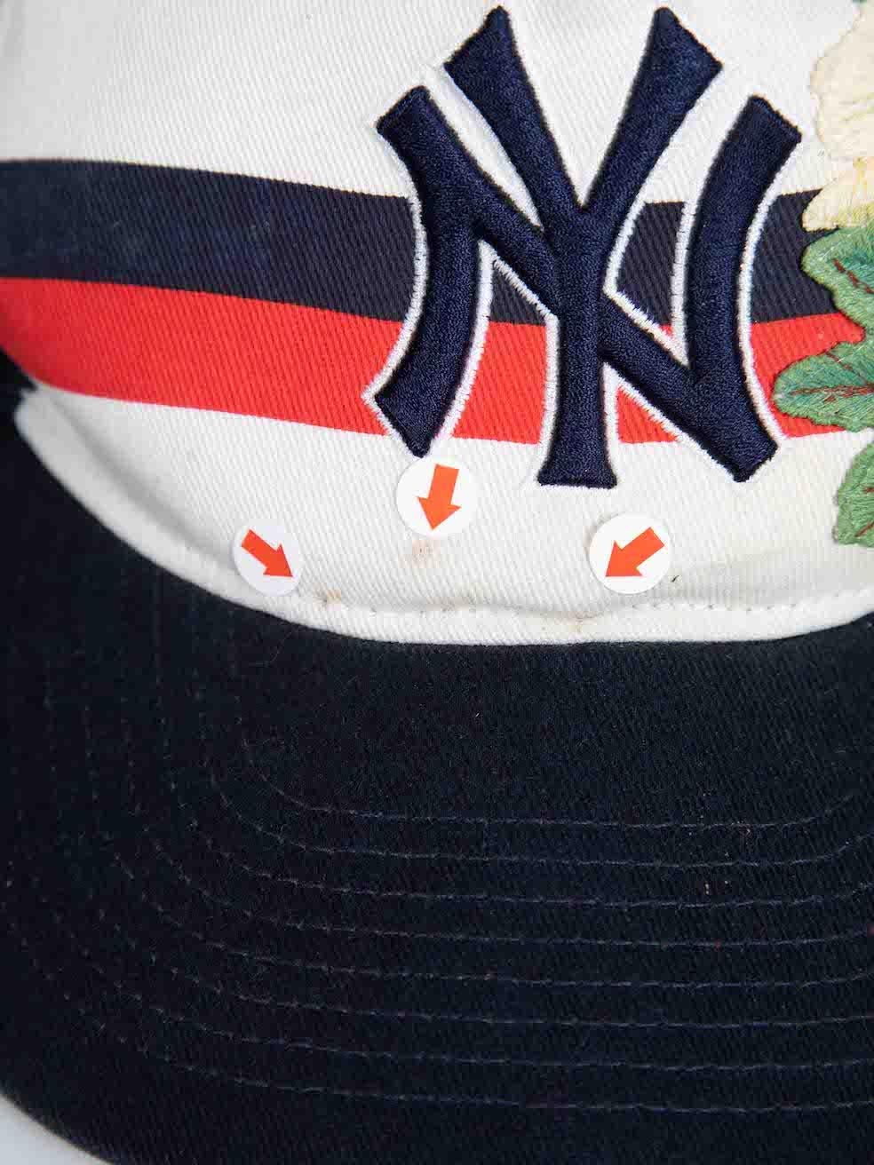 Women's Gucci Gucci x NY Yankees Flower Embellished Logo Cap