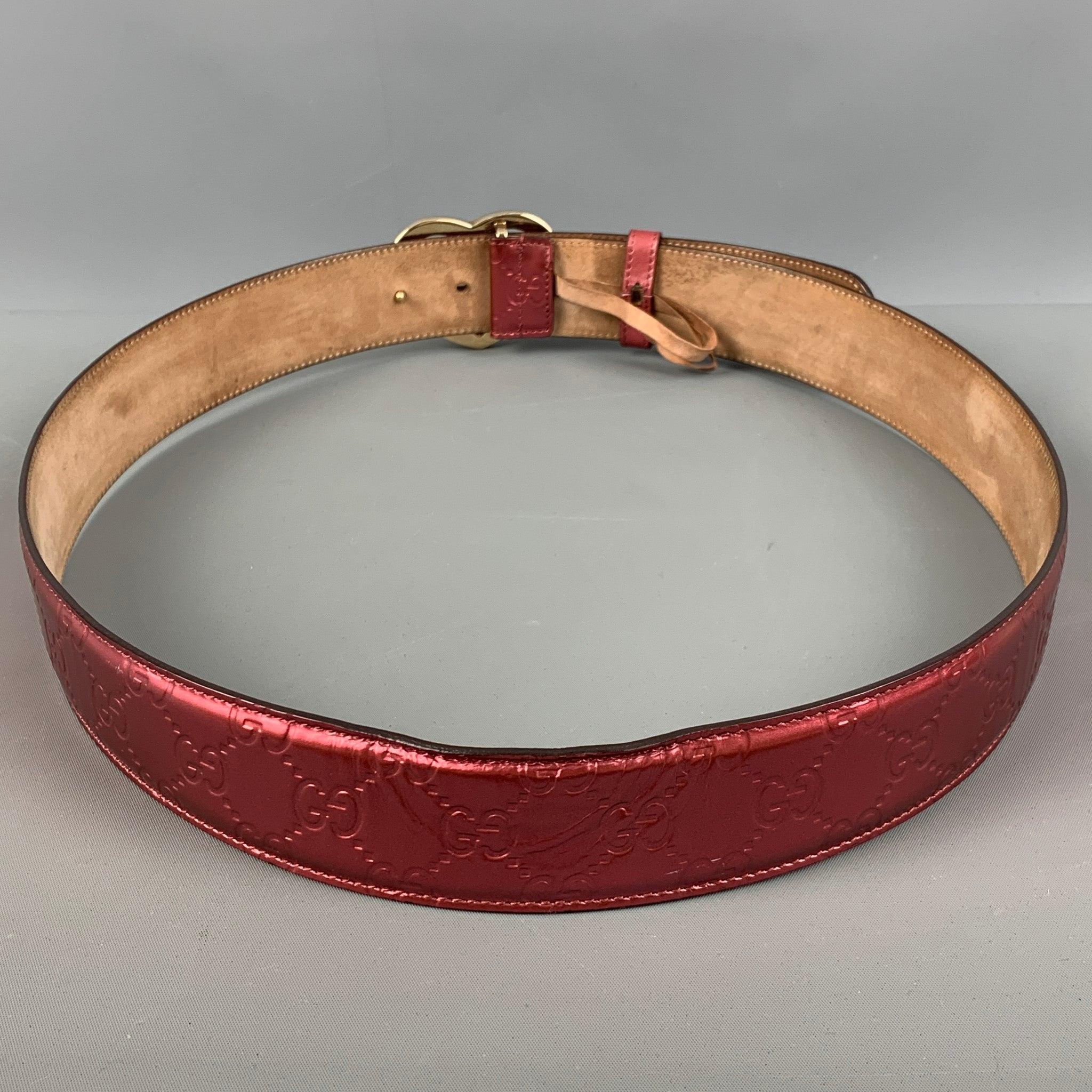 GUCCI 'Guccisima Interlocking' GG Heart Waist Size 40 Pink Embossed Leather Belt In Good Condition In San Francisco, CA