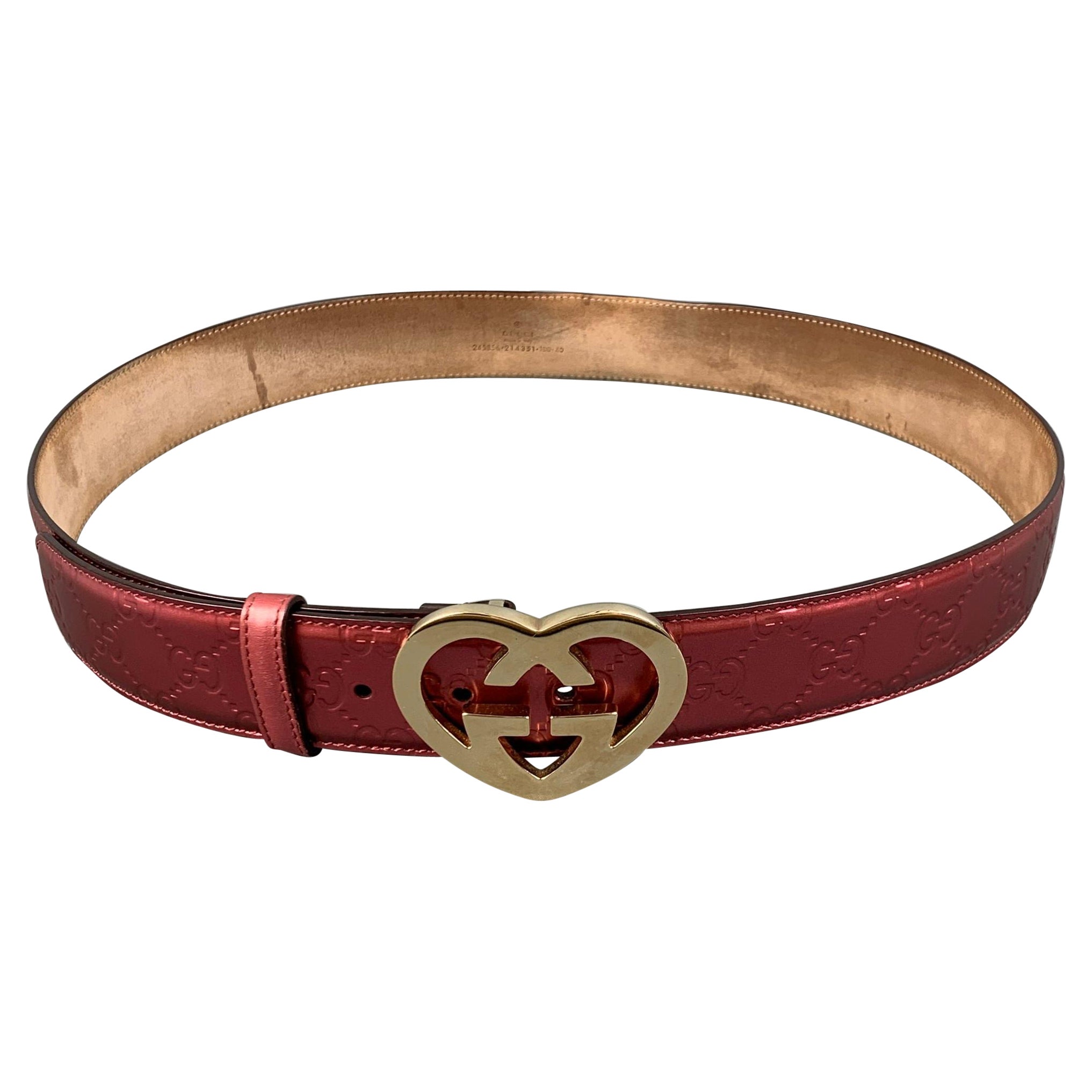 GUCCI 'Guccisima Interlocking' GG Herz-Taille Größe 40 Rosa geprägtes Lackleder-Etui