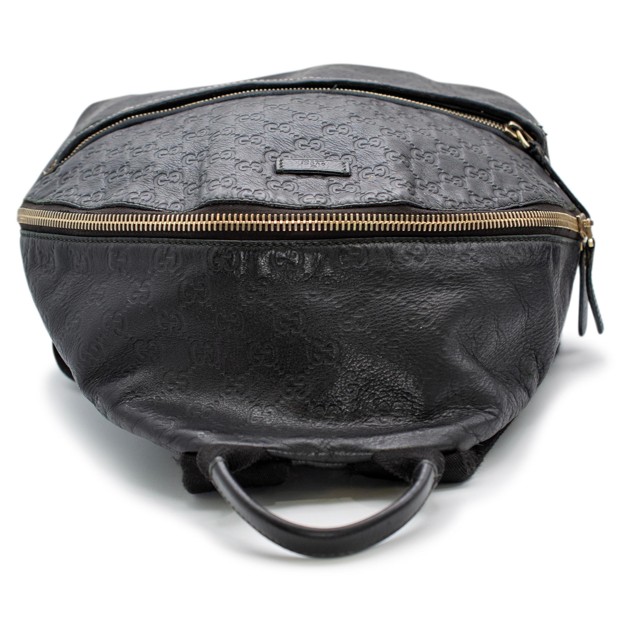 De los hombres Gucci Guccissima 246414 Mochila de asa superior de piel negra para hombre