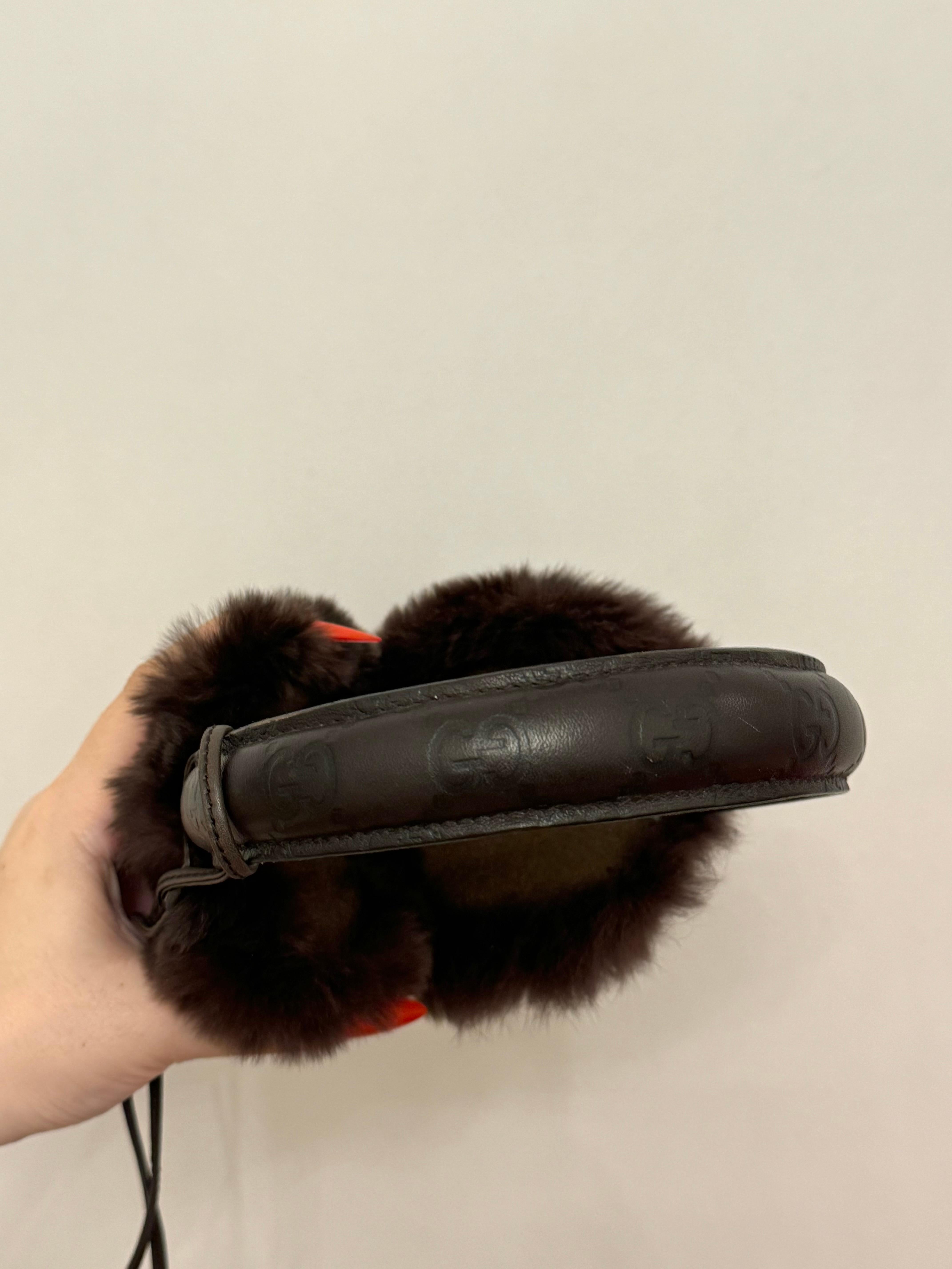Gucci Guccissima, paraorecchie in pelliccia in vendita 7