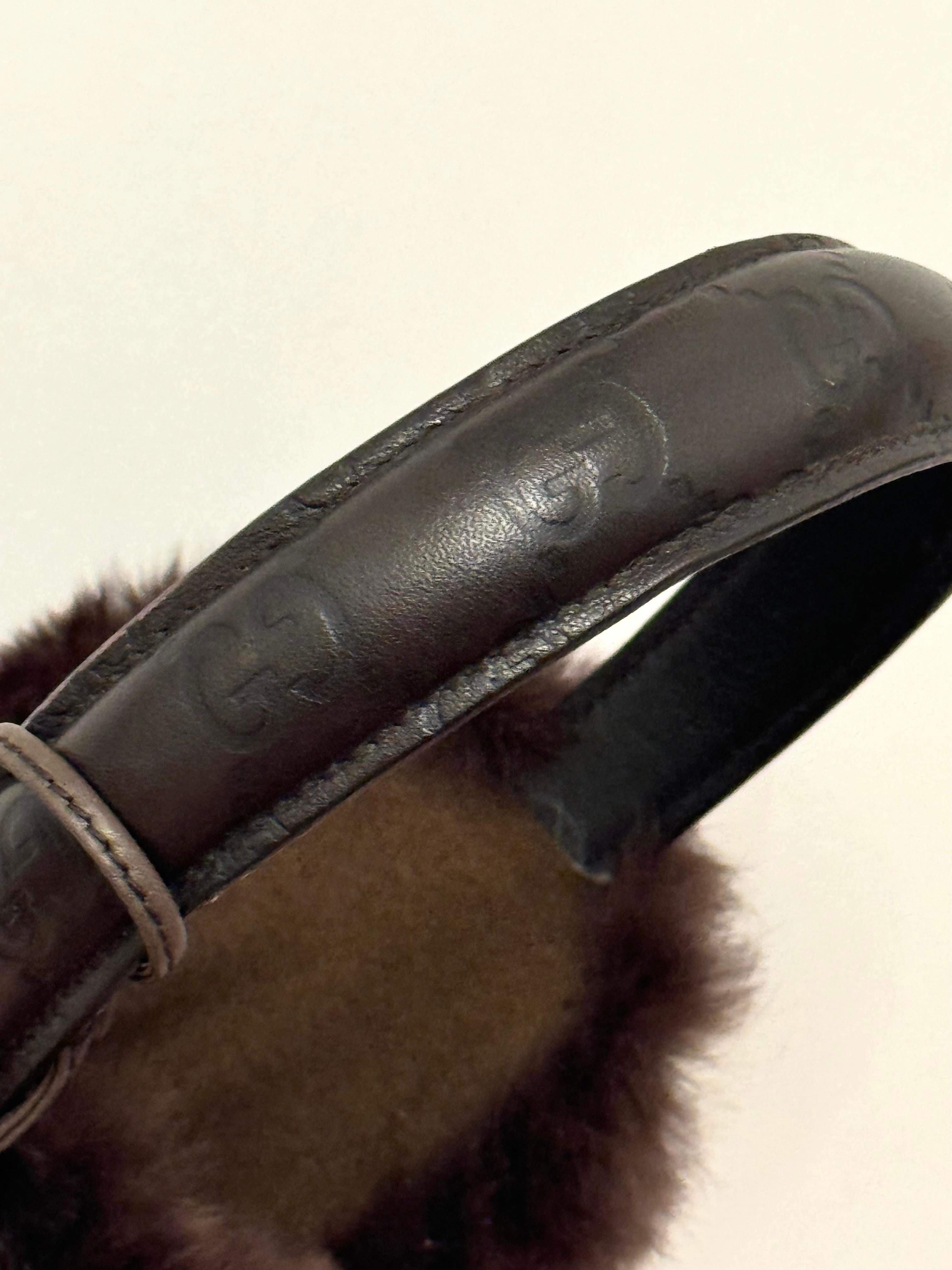 Beige Gucci Guccissima, paraorecchie in pelliccia in vendita