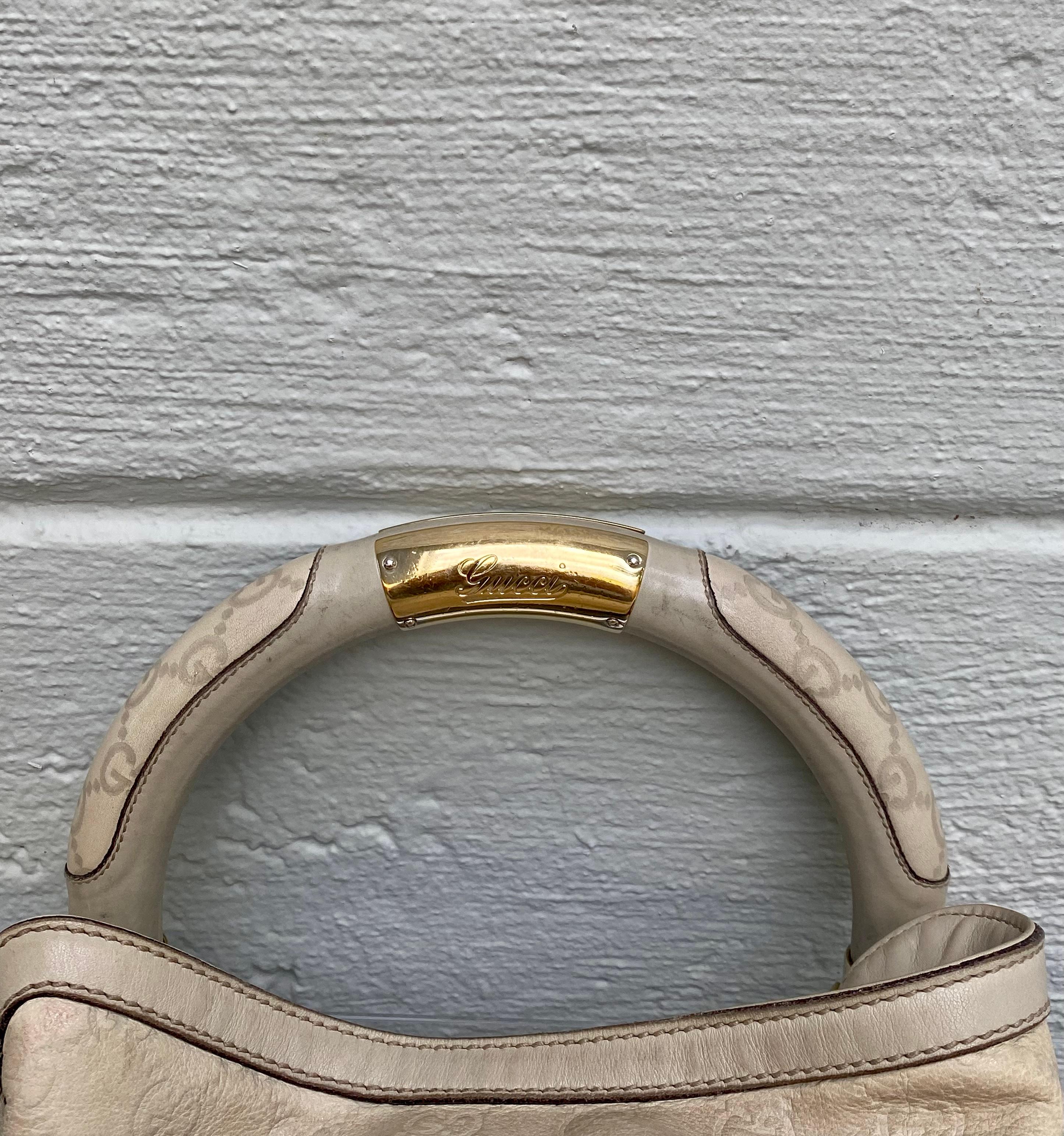 Women's Gucci Guccissima Gray Leather Indy Top Handle Crossbody Strap Bag For Sale