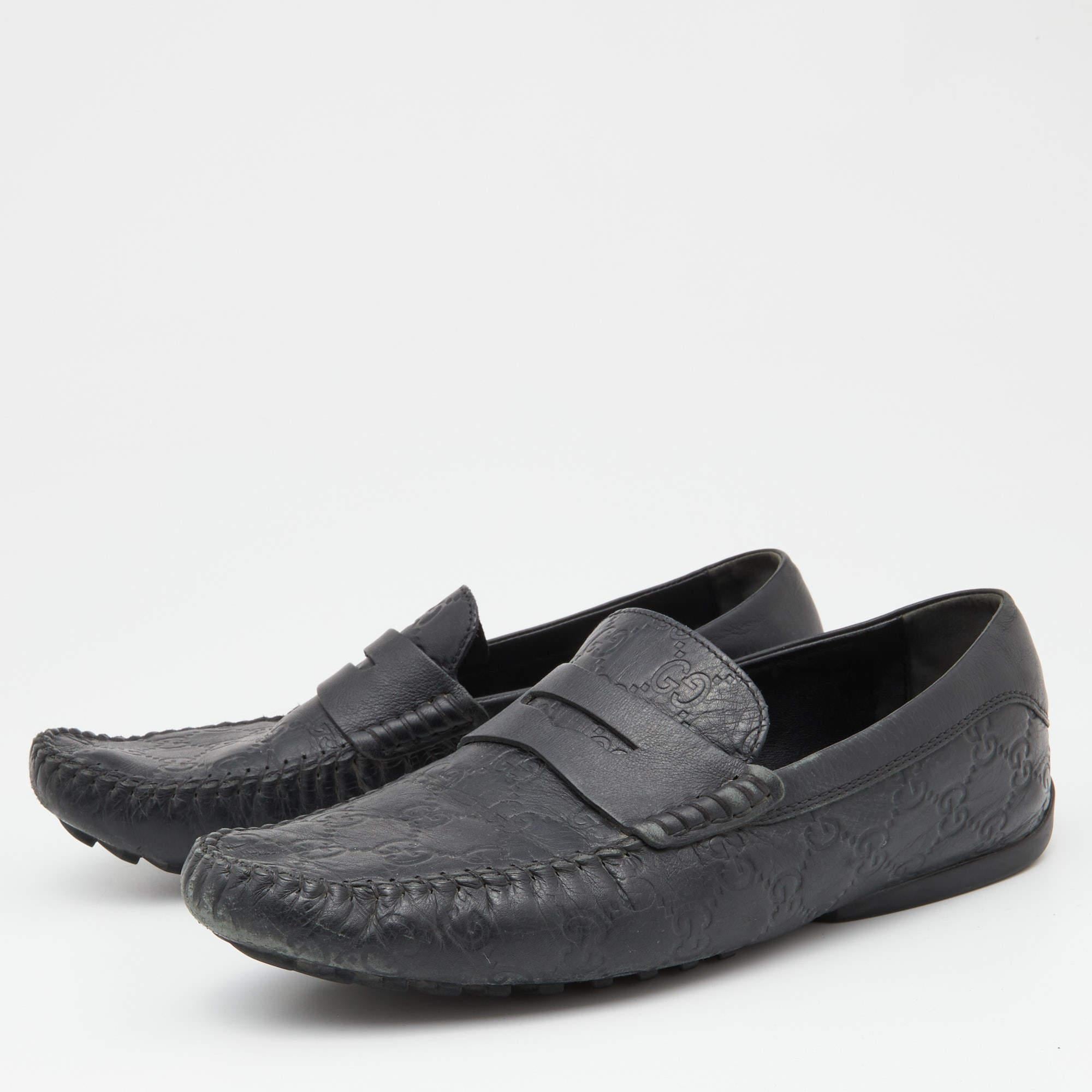 Practical, fashionable, and durable—these Gucci leather loafers are carefully built to be fine companions to your everyday style. They come made using the best materials to be a prized buy.