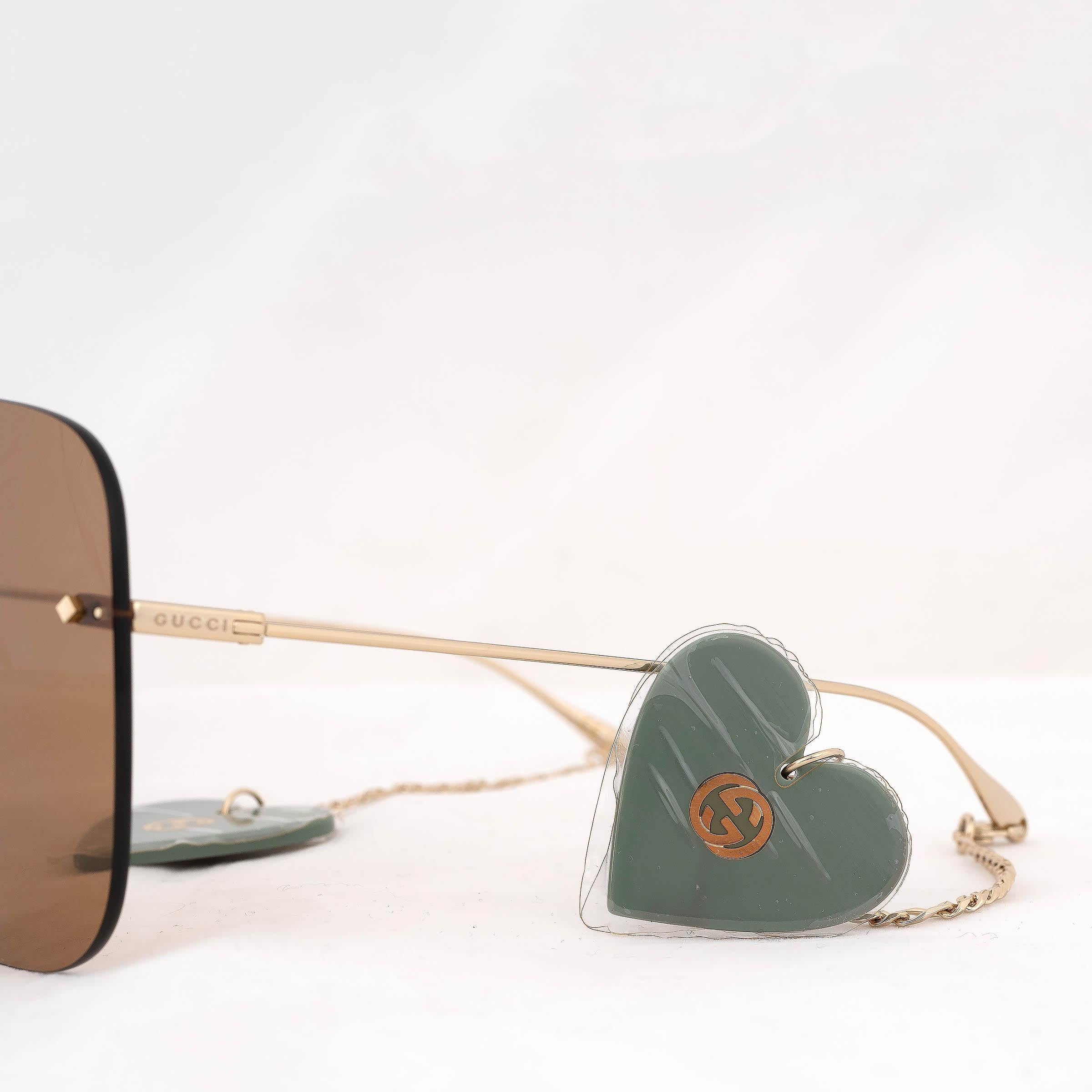 Brown GUCCI HEART CHAIN CHARM SQUARE Sunglasses GG1148S For Sale