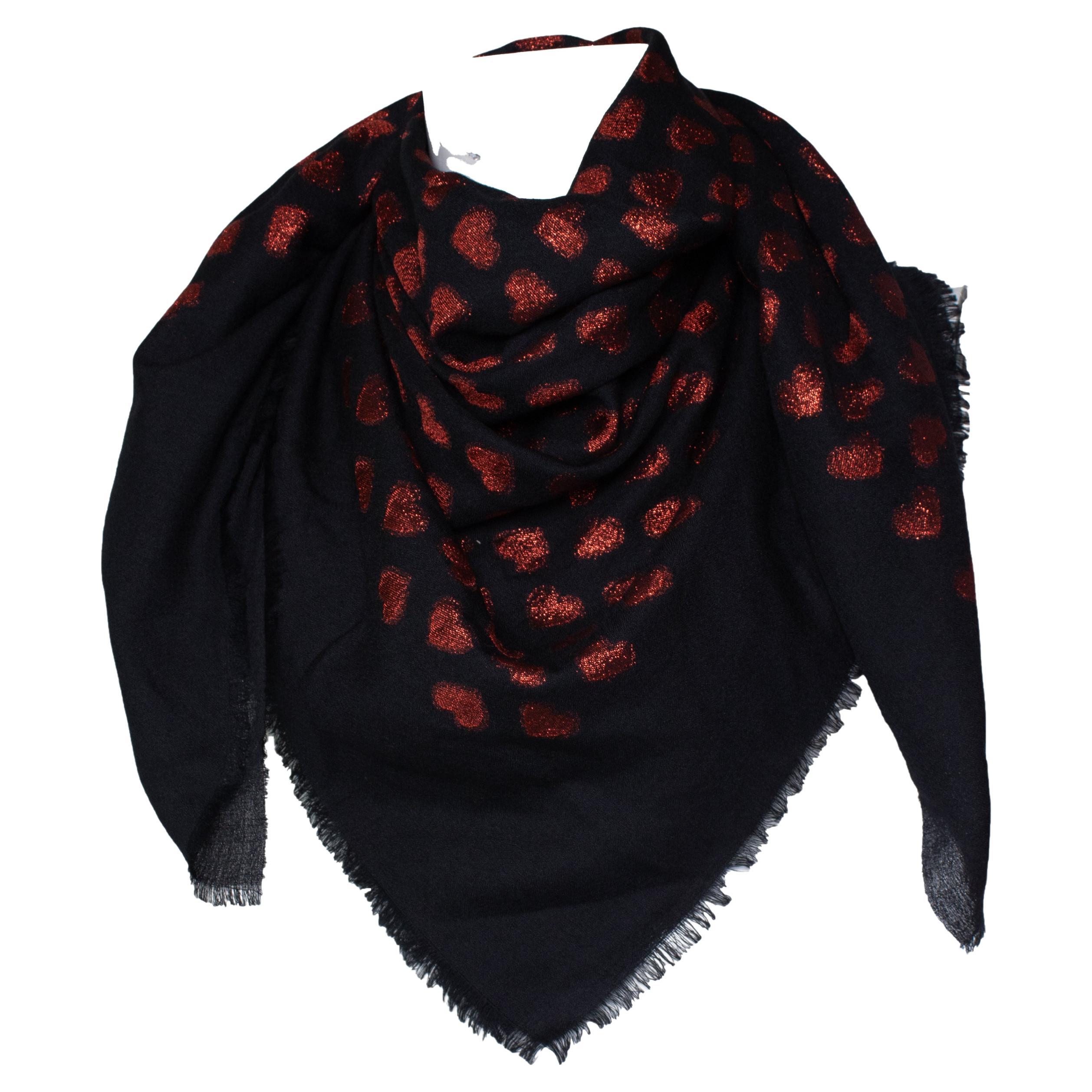 Gucci, sciarpa in lurex con stampa a cuore