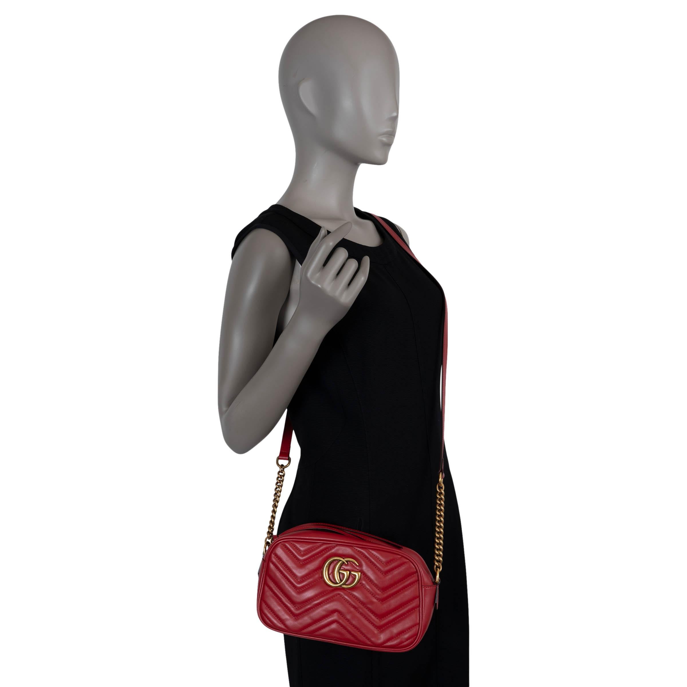 Gucci Borsa a tracolla MARMONT SMALL CHEVRON in pelle rossa ibisco GG in vendita 4