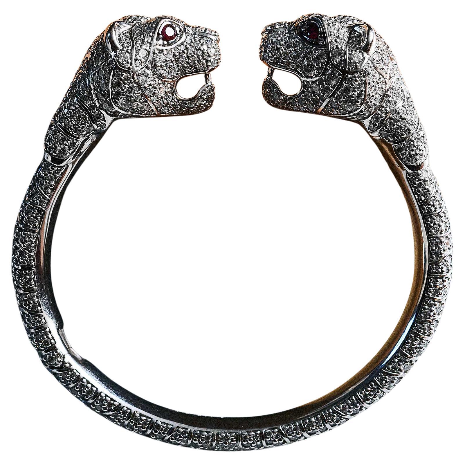 Gucci High Jewelry Armband in 18KT Weißgold mit Diamanten und Rubinen im Angebot