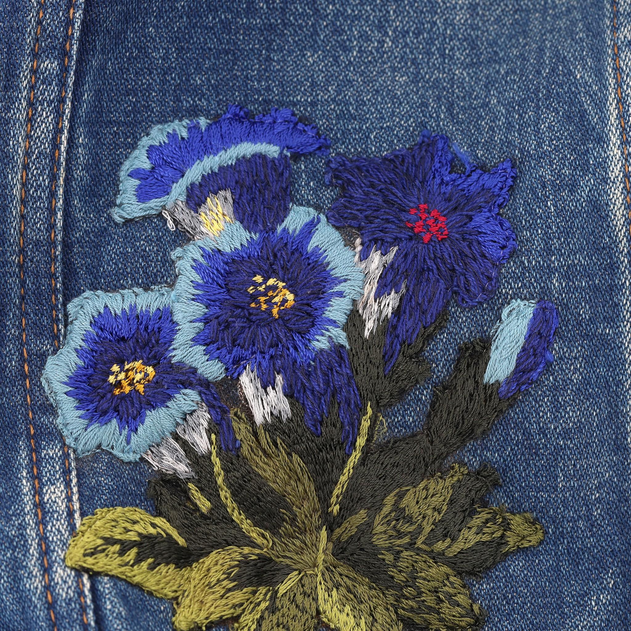 Donna Giacca di jeans con ricamo a coniglietto 'Hollywood' di Gucci in vendita
