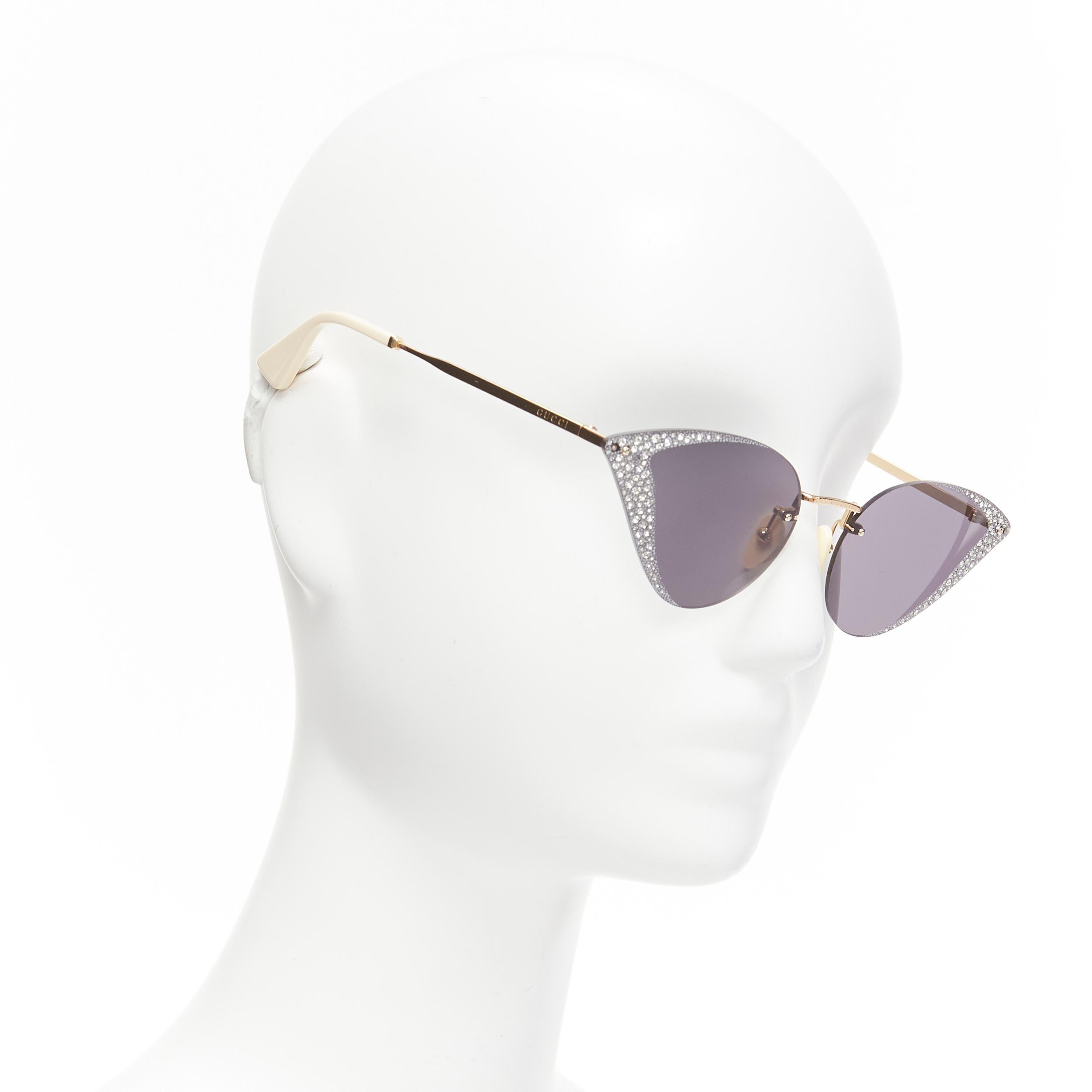 GUCCI Hollywood Forever GG0898S silver crystal black cat eye sunglasses
Reference: TGAS/D01043
Brand: Gucci
Designer: Alessandro Michele
Model: GG0898S
Collection: Hollywood Forever
Material: Metal
Color: Gold, Silver
Pattern: Crystals
Lining: Gold