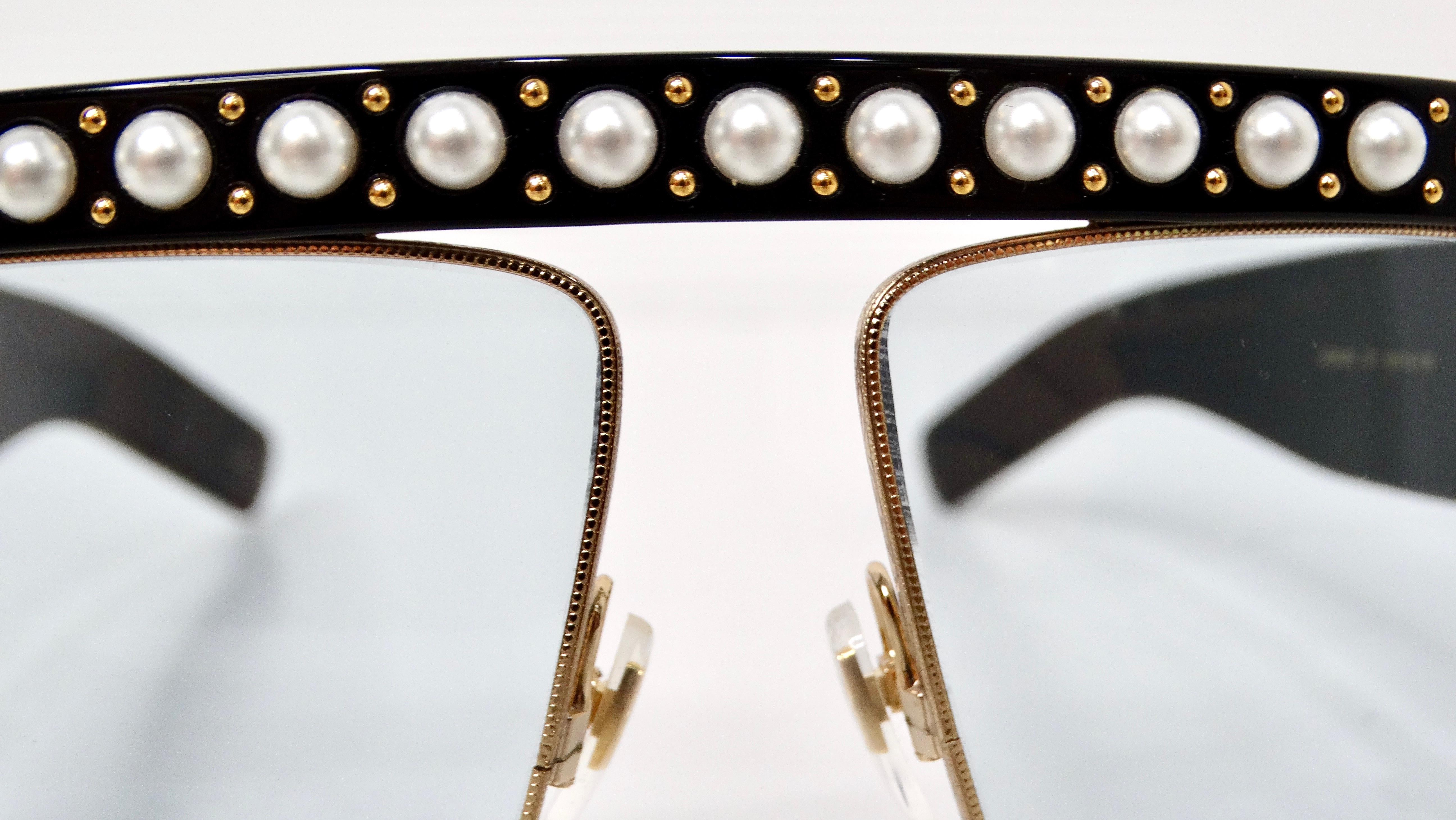 Gucci Hollywood Forever Pearl Acetate Tinted Oversized Mask Sunglasses In Good Condition For Sale In Scottsdale, AZ