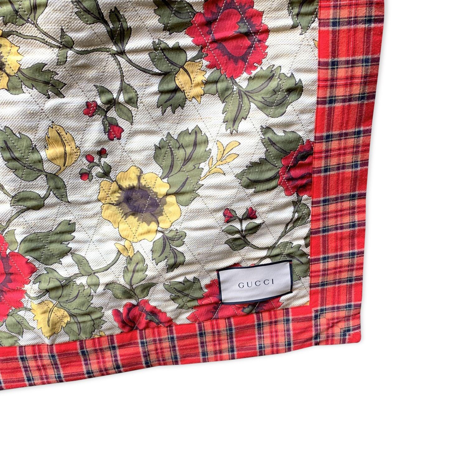 Manta acolchada Gucci Home Beige Rojo Cuadros Tartán y Estampado Floral Marrón en venta